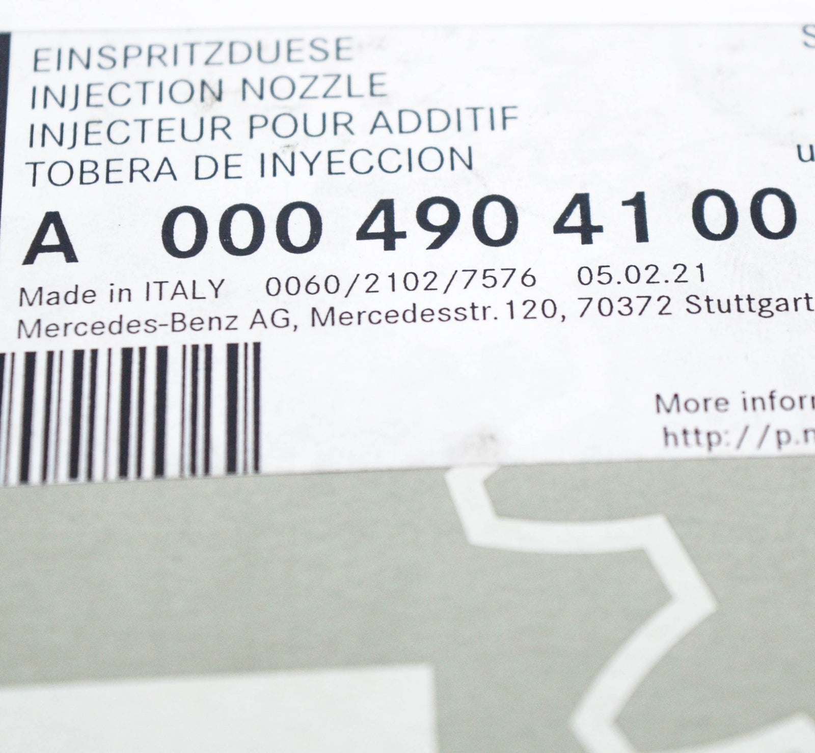 NEW MERCEDES-BENZ E COUPE C238 ADBLUE INJECTOR NOZZLE A0004904100 ORIGINAL