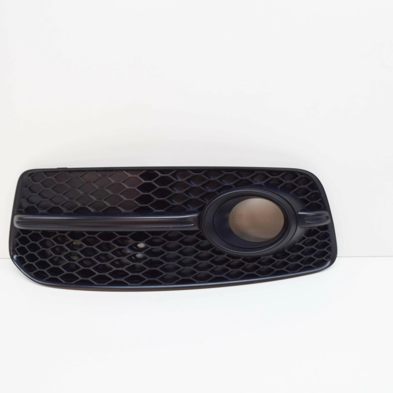 NEW AUDI Q5 8R LEFT FOG LIGHT GRILLE 8R0807681EZDE 2011
