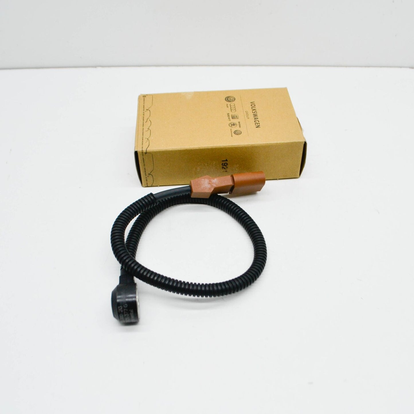 NEW AUDI A6 C6 DETONATION KNOCK SENSOR 077905377G ORIGINAL