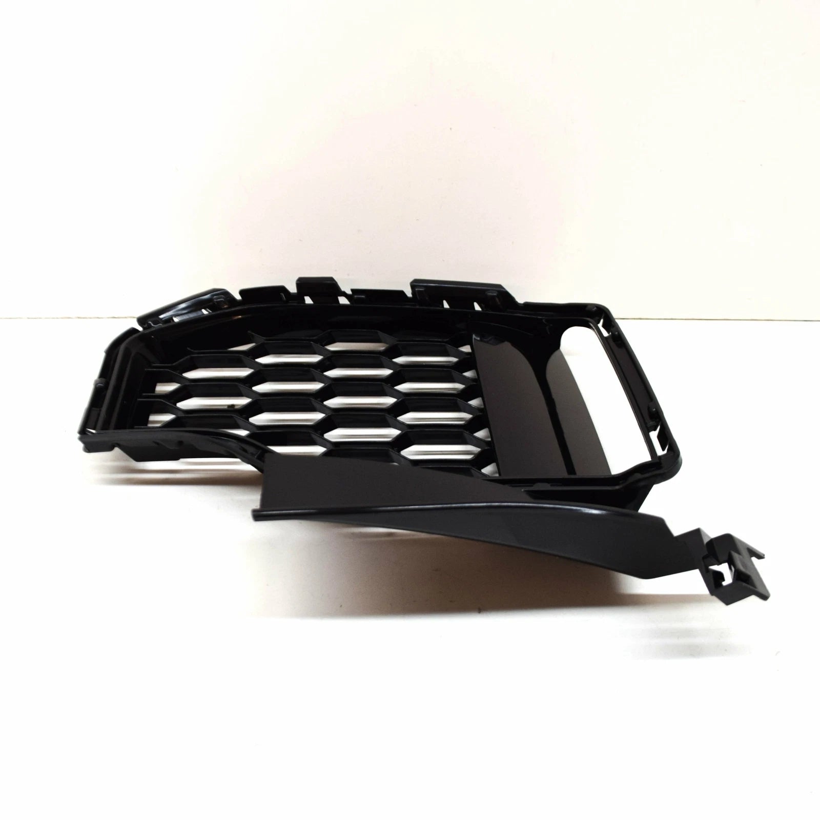 NEW BMW X5 G05 M FRONT BUMPER RIGHT SIDE GRILLE 51118069210 ORIGINAL