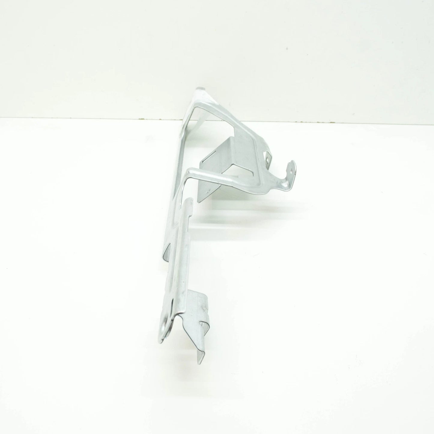 NEW MERCEDES-BENZ GLC COUPE C253 TRUNK LINIMNG LEFT BRACKET A2536914300 ORIGINAL