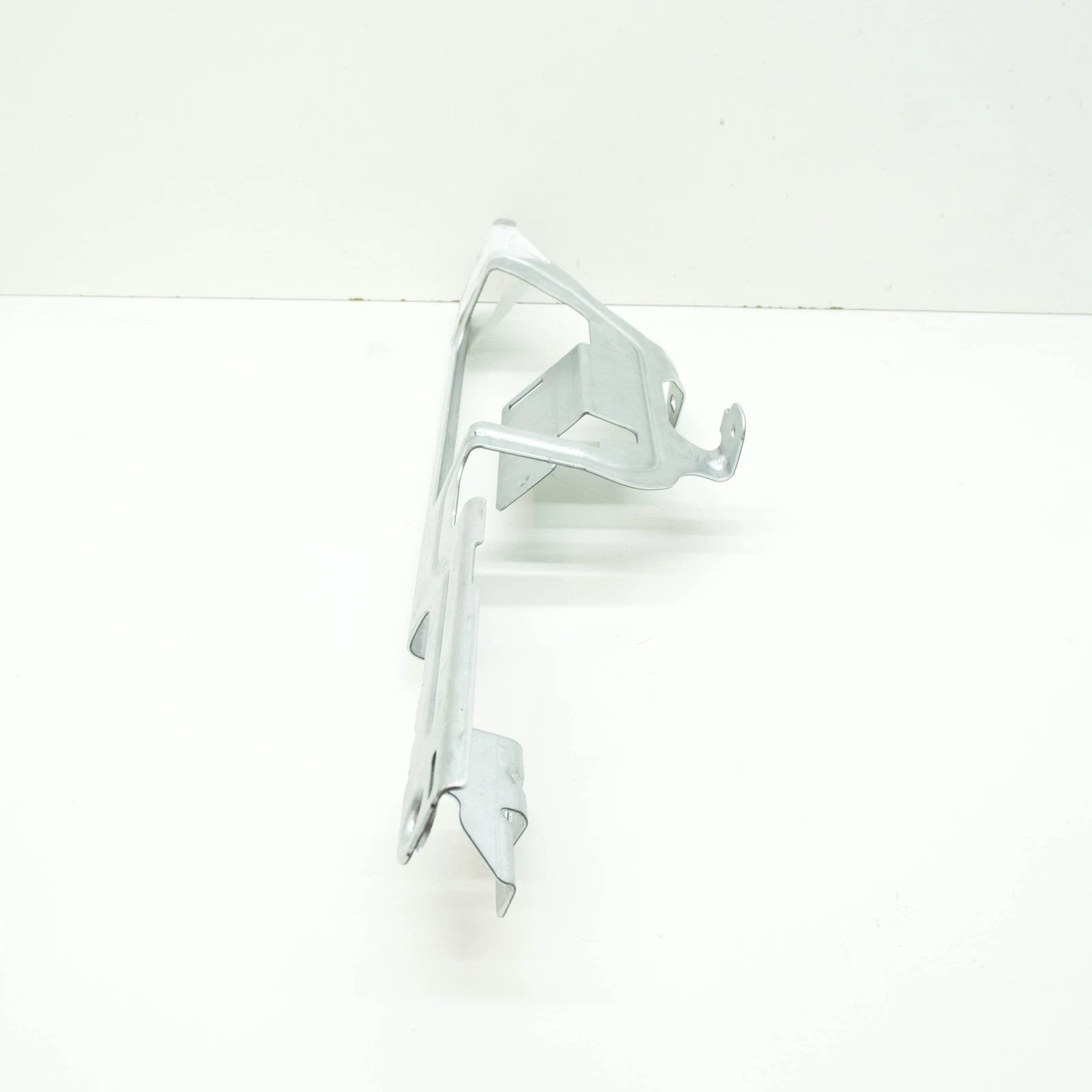 NEW MERCEDES-BENZ GLC COUPE C253 TRUNK LINIMNG LEFT BRACKET A2536914300 ORIGINAL