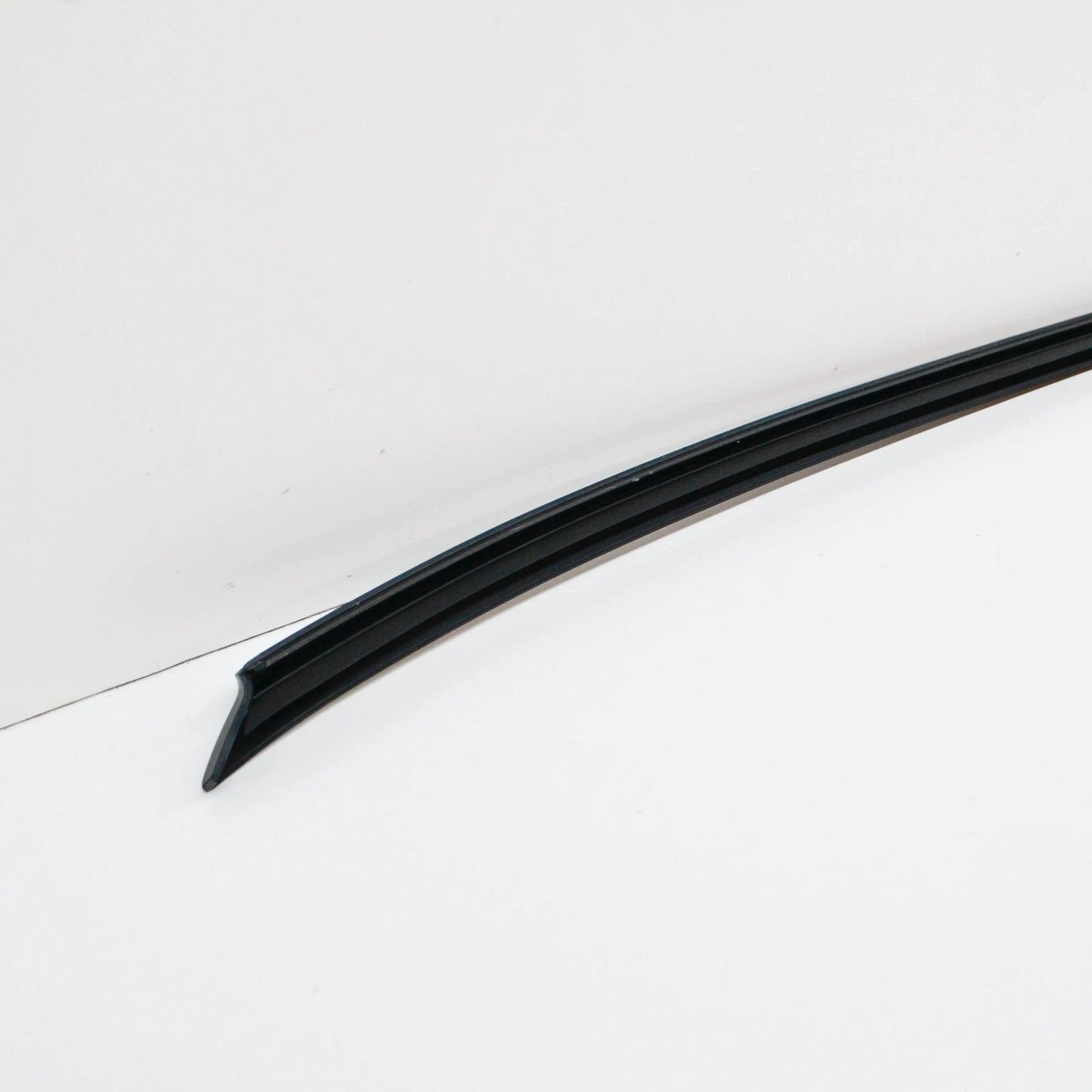 NEW AUDI Q7 4L FRONT LEFT WINDSHIELD WATER DEFLECTOR 4L08543275AP 2015