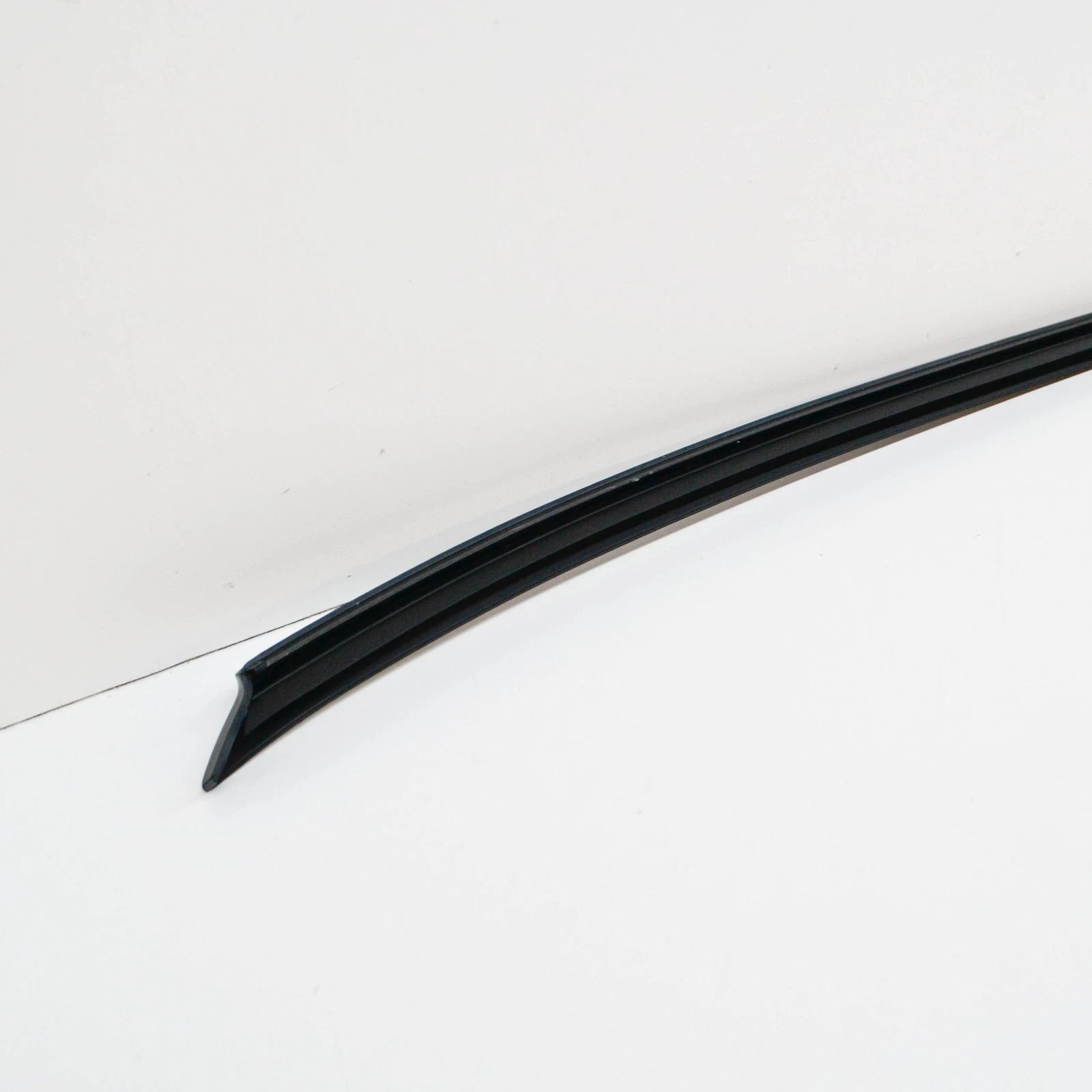 NEW AUDI Q7 4L FRONT LEFT WINDSHIELD WATER DEFLECTOR 4L08543275AP 2015