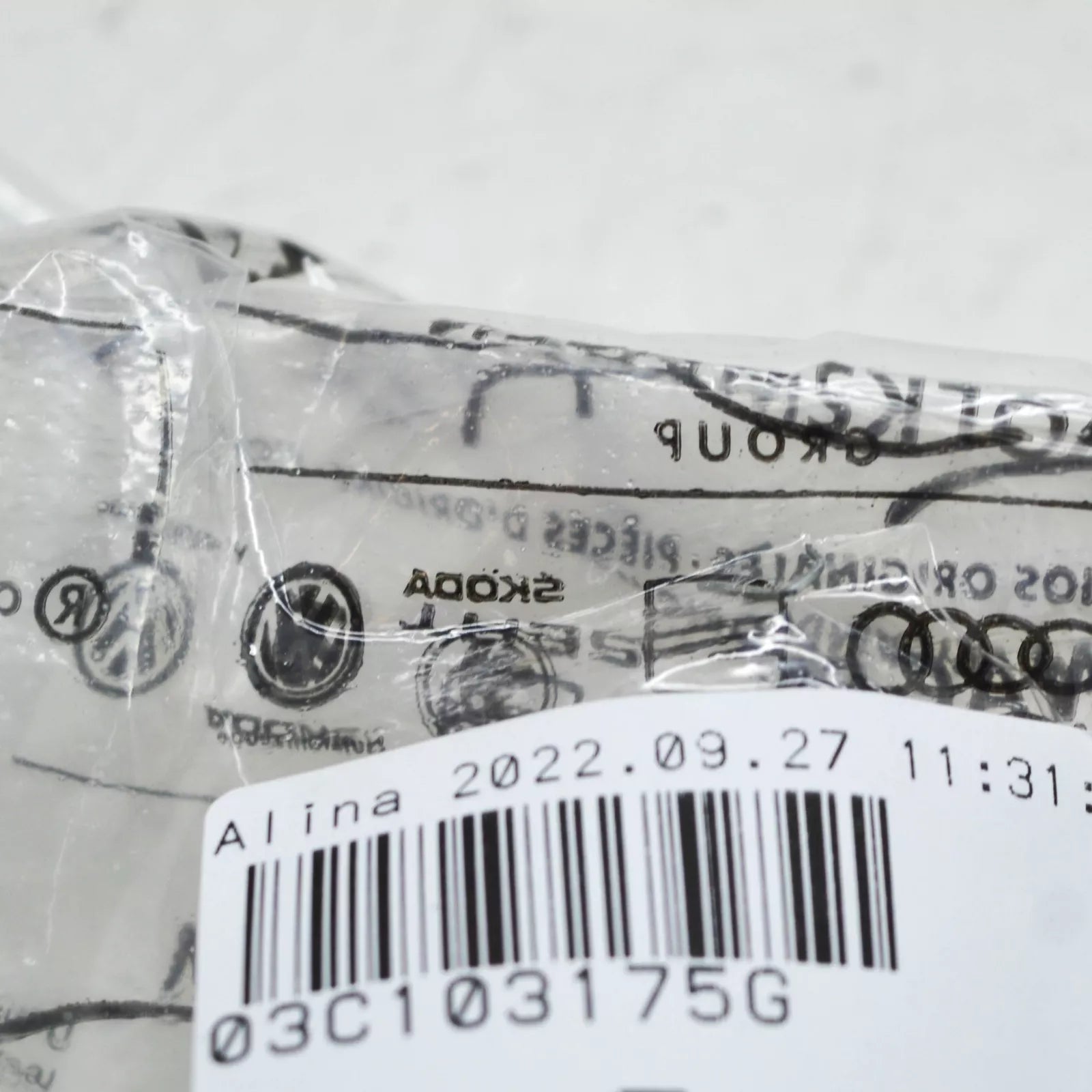 NEW VW GOLF VI 5K1 CYLINDER HEAD NON RETURN VALVE 03C103175G