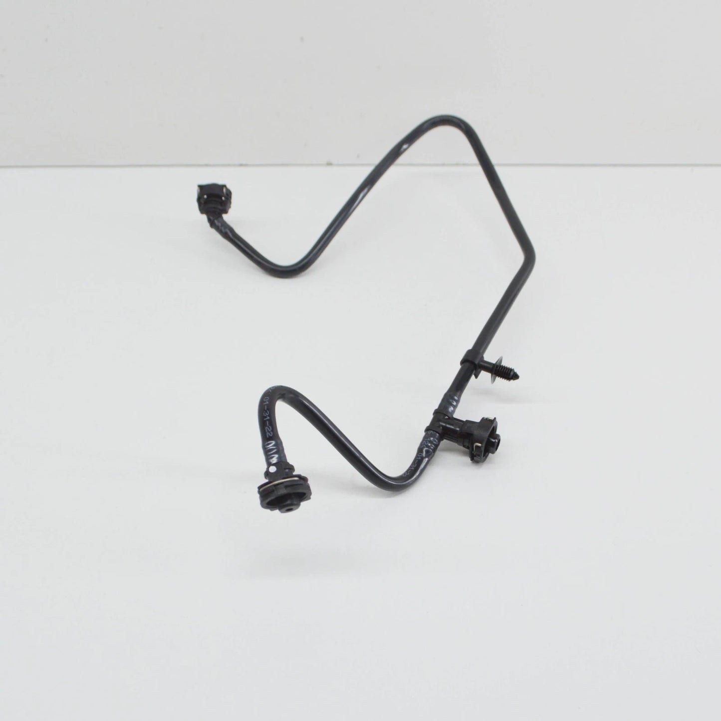 NEW VW TOUAREG CR ENGINE RESERVOIR BREATHER LINE 4M0121081F ORIGINAL