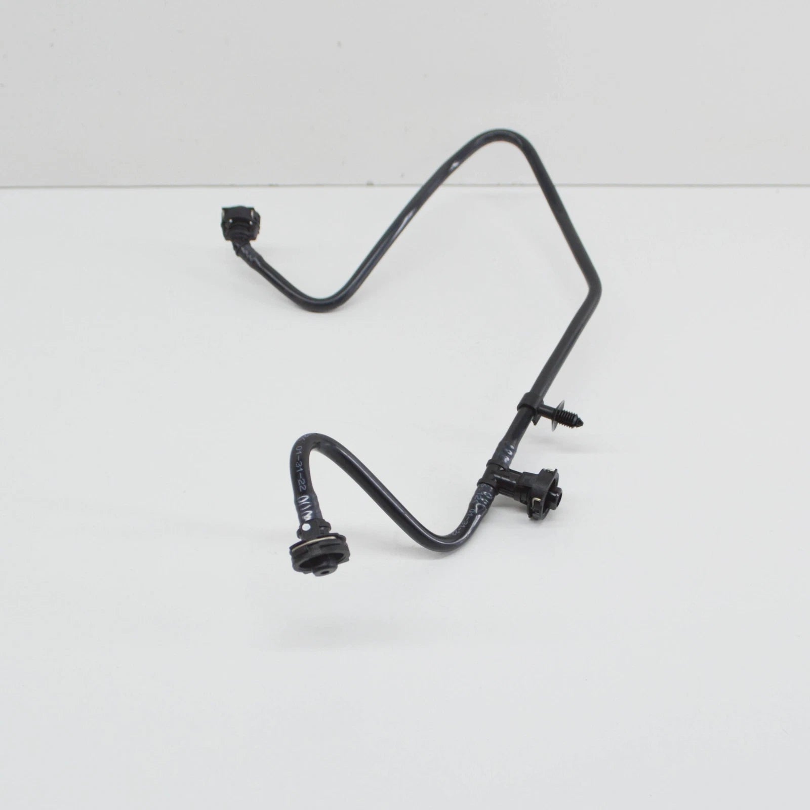 NEW VW TOUAREG CR ENGINE RESERVOIR BREATHER LINE 4M0121081F ORIGINAL