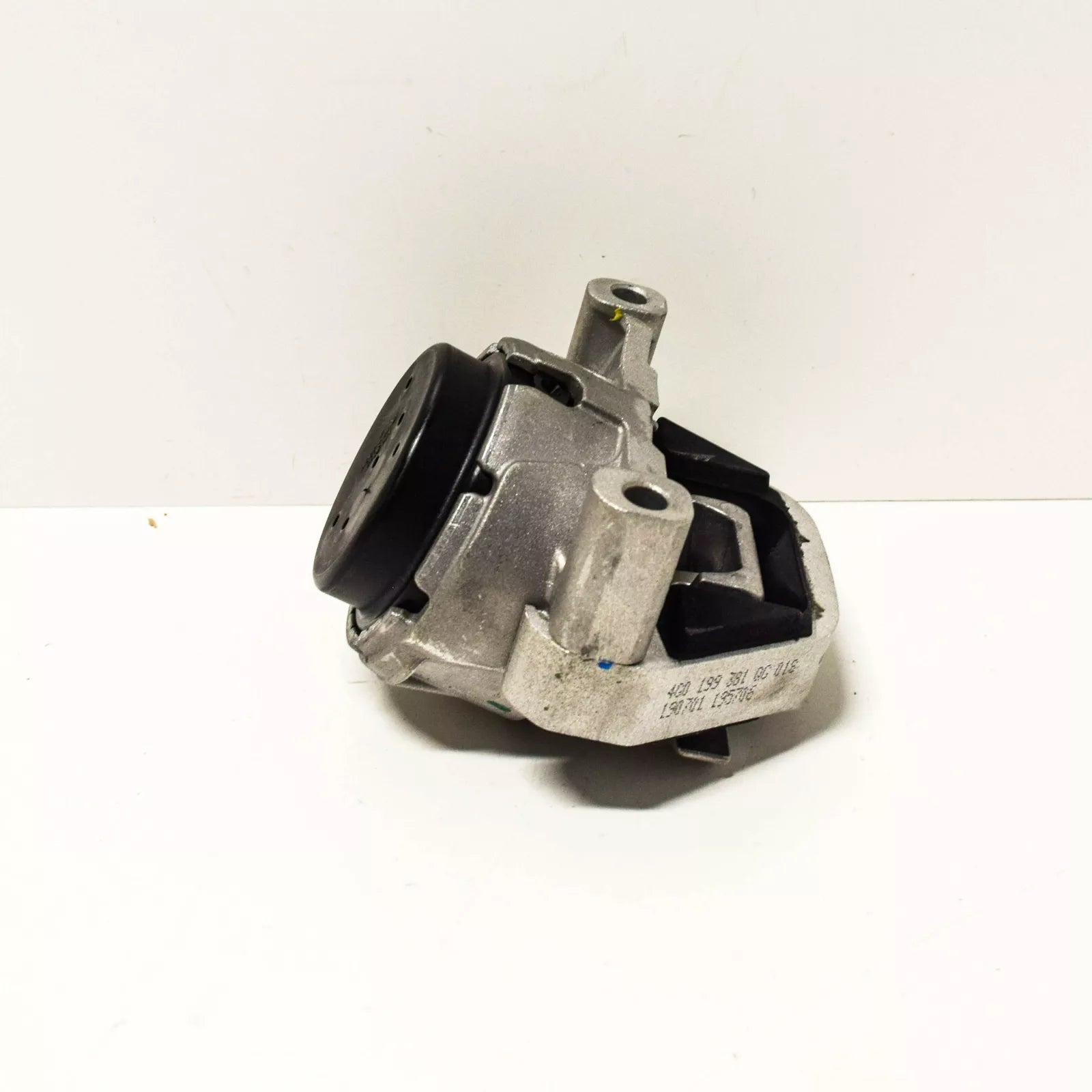 NEW AUDI A6 4G C7 RIGHT MOTOR MOUNT 4G0199381QG ORIGINAL