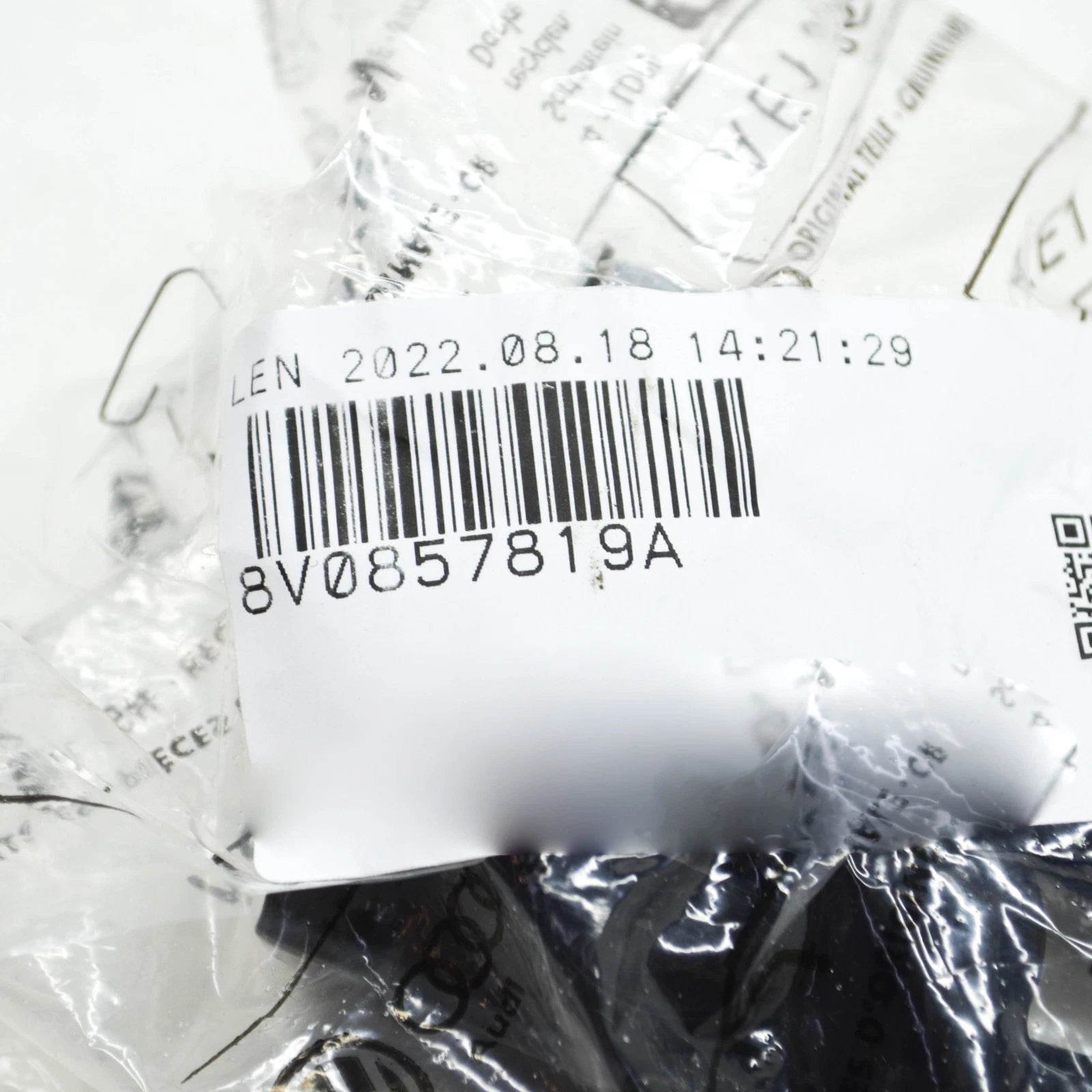 NEW VW GOLF MK7 FRONT SEAT BELT HEIGHT ADJUSTER 8V0857819A