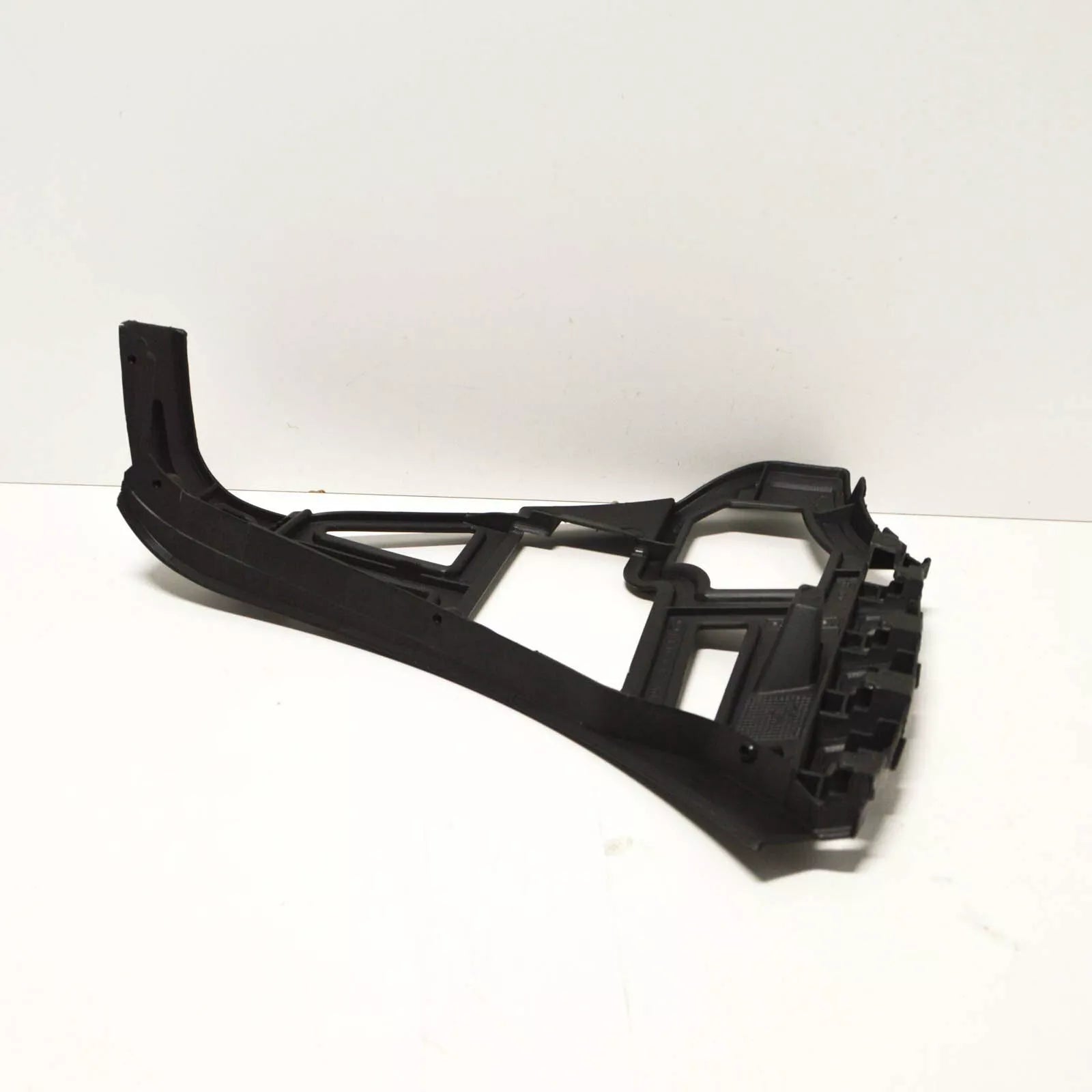 NEW VOLKSWAGEN EOS FRONT BUMPER RIGHT SIDE GUIDE 1Q0807178A