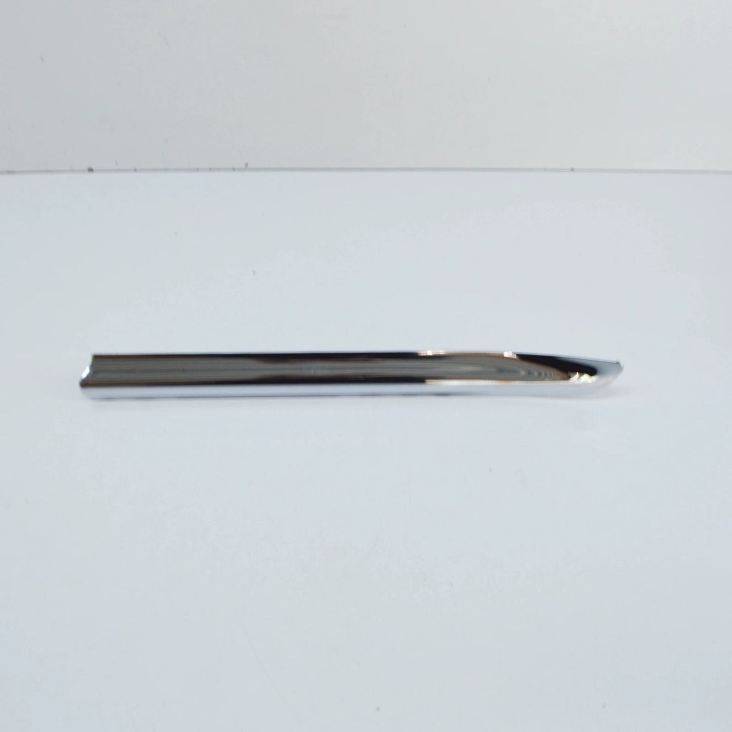 NEW BMW 3 E46 FRONT RIGHT MOULDING FENDER 51138238876 8238876 ORIGINAL