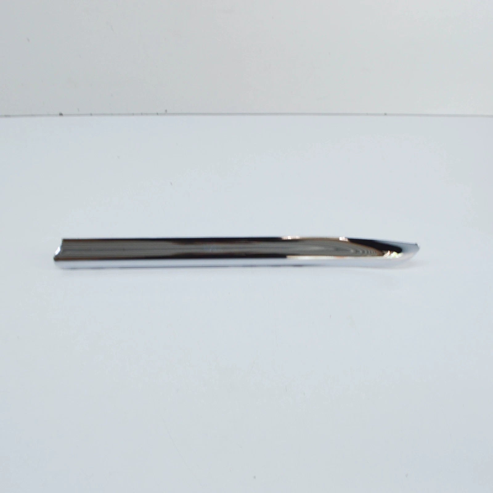 NEW BMW 3 E46 FRONT RIGHT MOULDING FENDER 51138238876 8238876 ORIGINAL