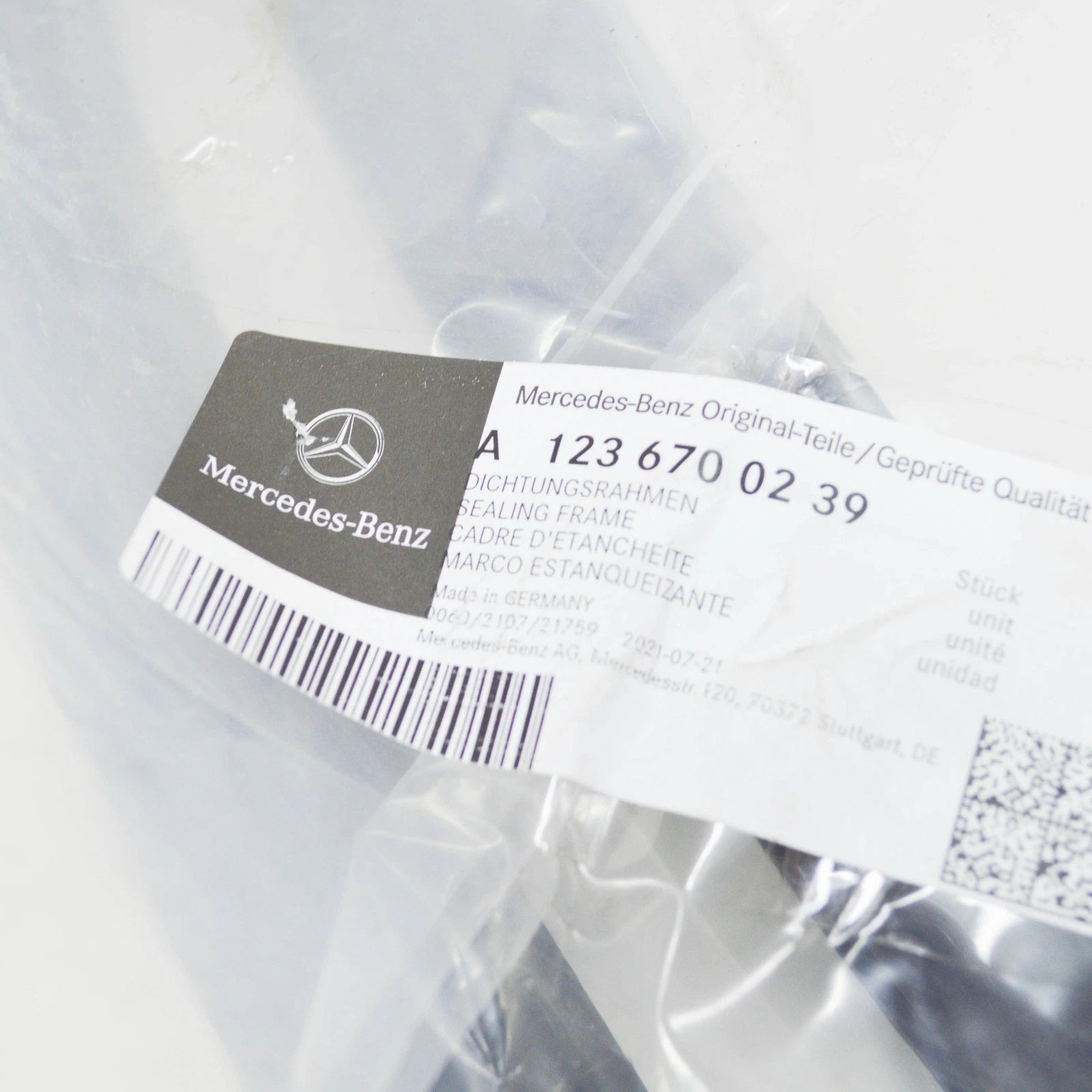 NEW MB SALOON W123 REAR WINDSHIELD WEATHER STRIP A1236700239 ORIGINAL