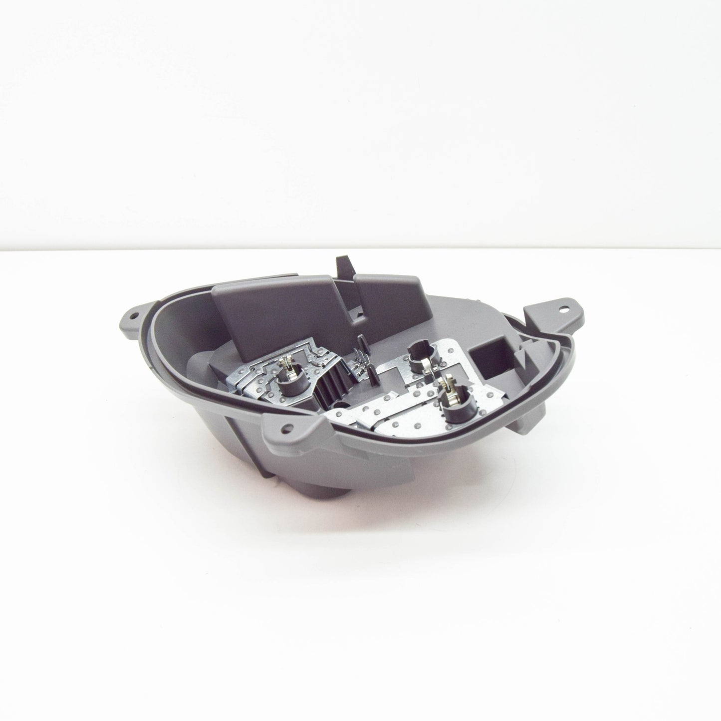 NEW MERCEDES-BENZ A W176 REAR RIGHT TAIL LAMP BULB MOUNT A1768200477 ORIGINAL