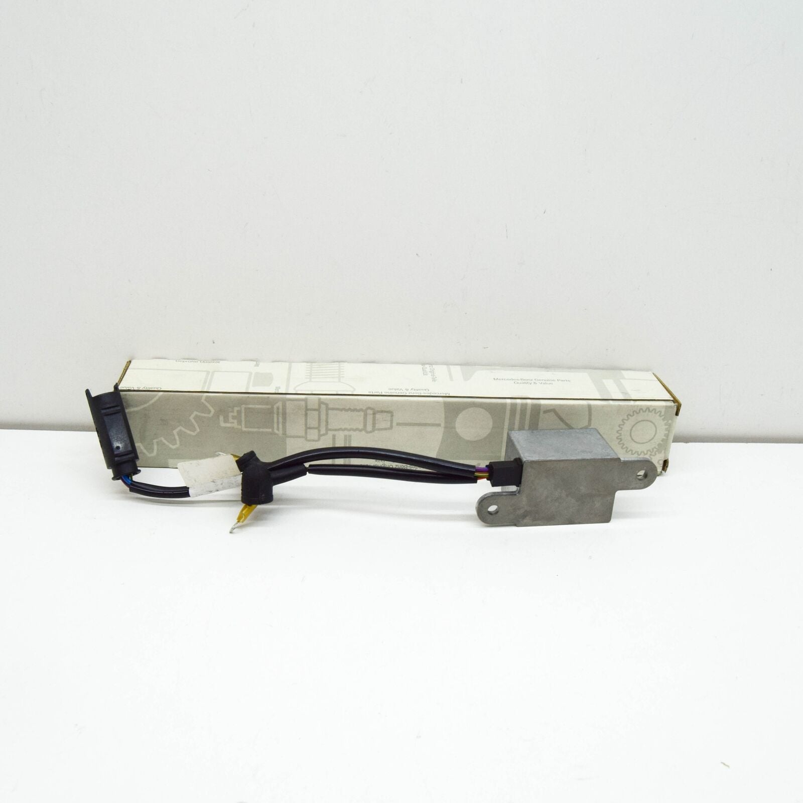 NEW MERCEDES-BENZ SL AMG R230 FUEL PUMP CONTROL UNIT A0025408945 ORIGINAL