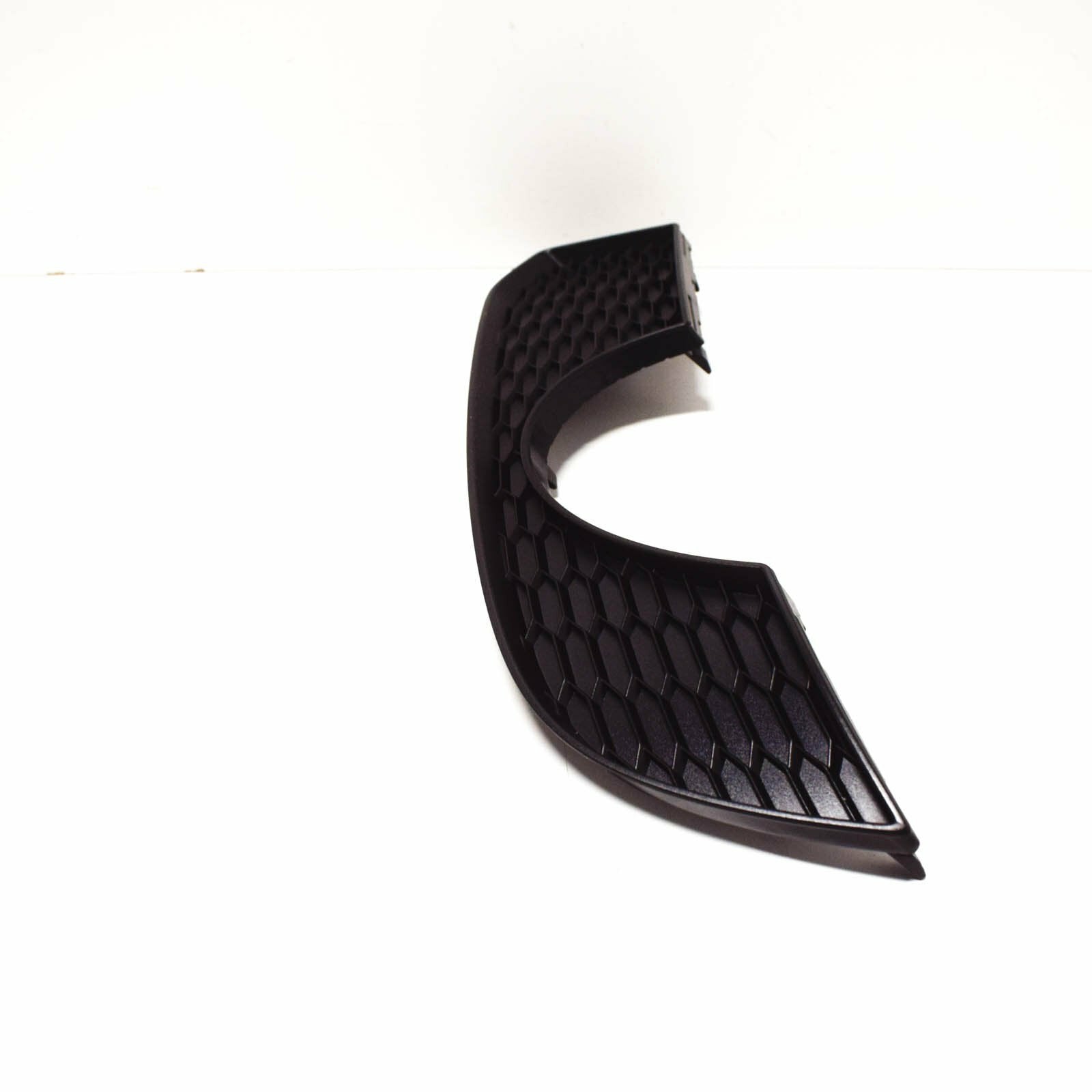 NEW AUDI A3 CABRIO 8V REAR BUMPER PIPE TRIM 8V5807834E 2017 ORIGINAL