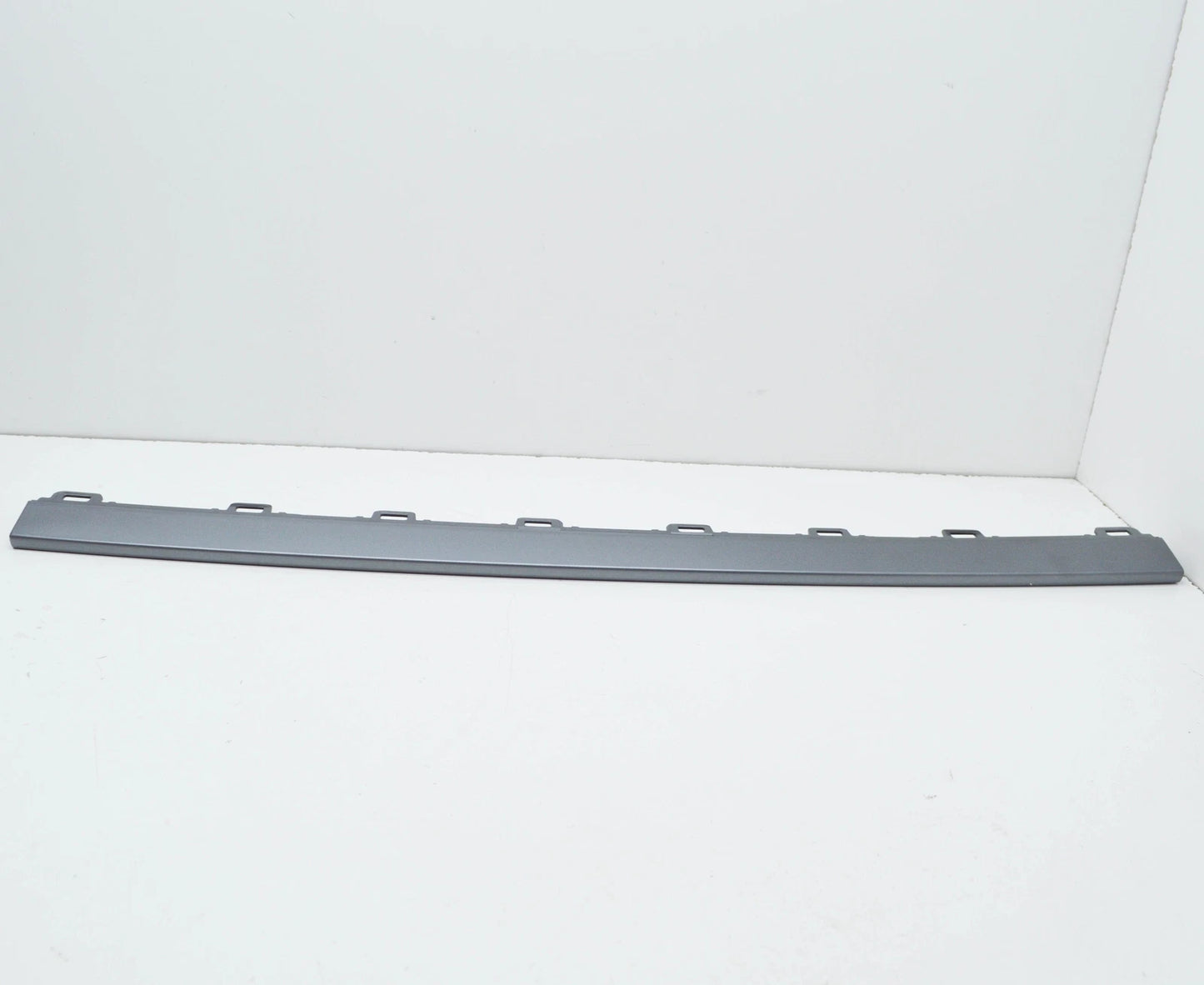 NEW AUDI A1 SPORTBACK GBA REAR BUMPER CENTER MOLDING 82A8076441RR