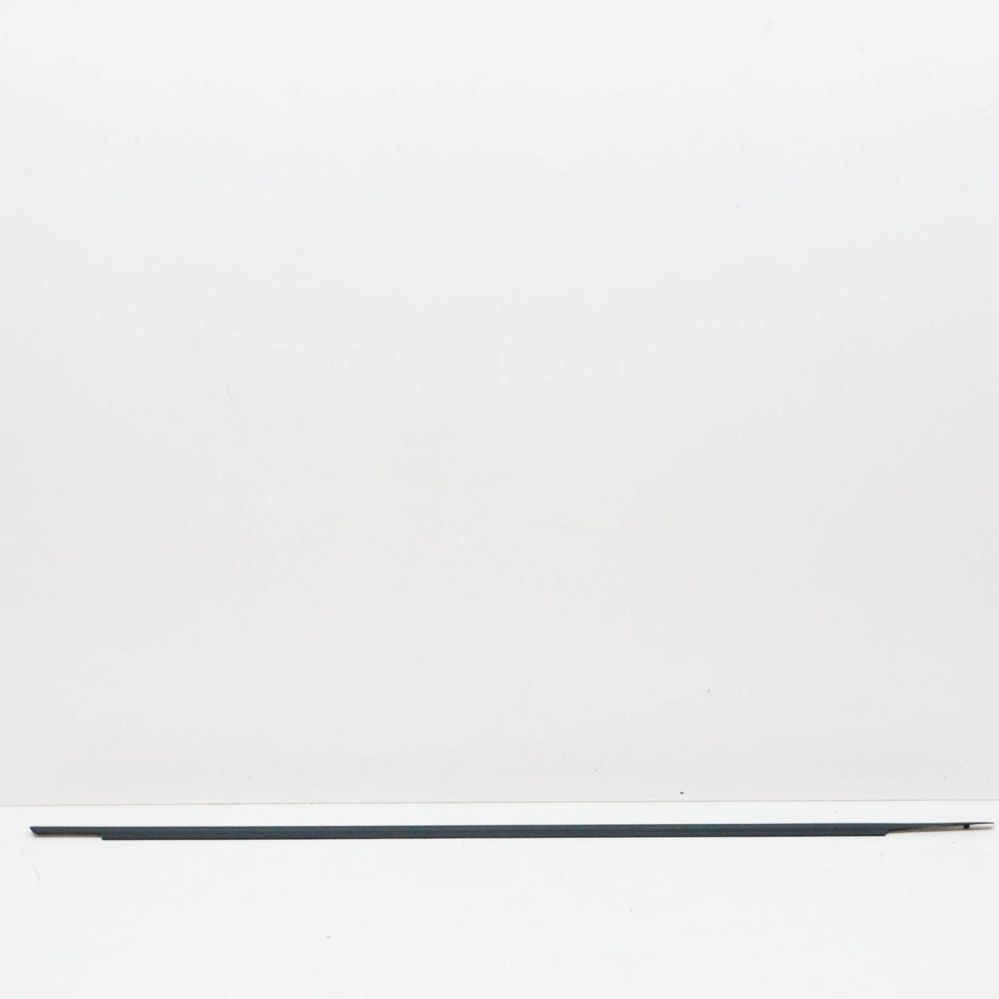 NEW MERCEDES-BENZ A W169 FRONT LEFT DOOR WINDOW SEALING RAIL A1697252765