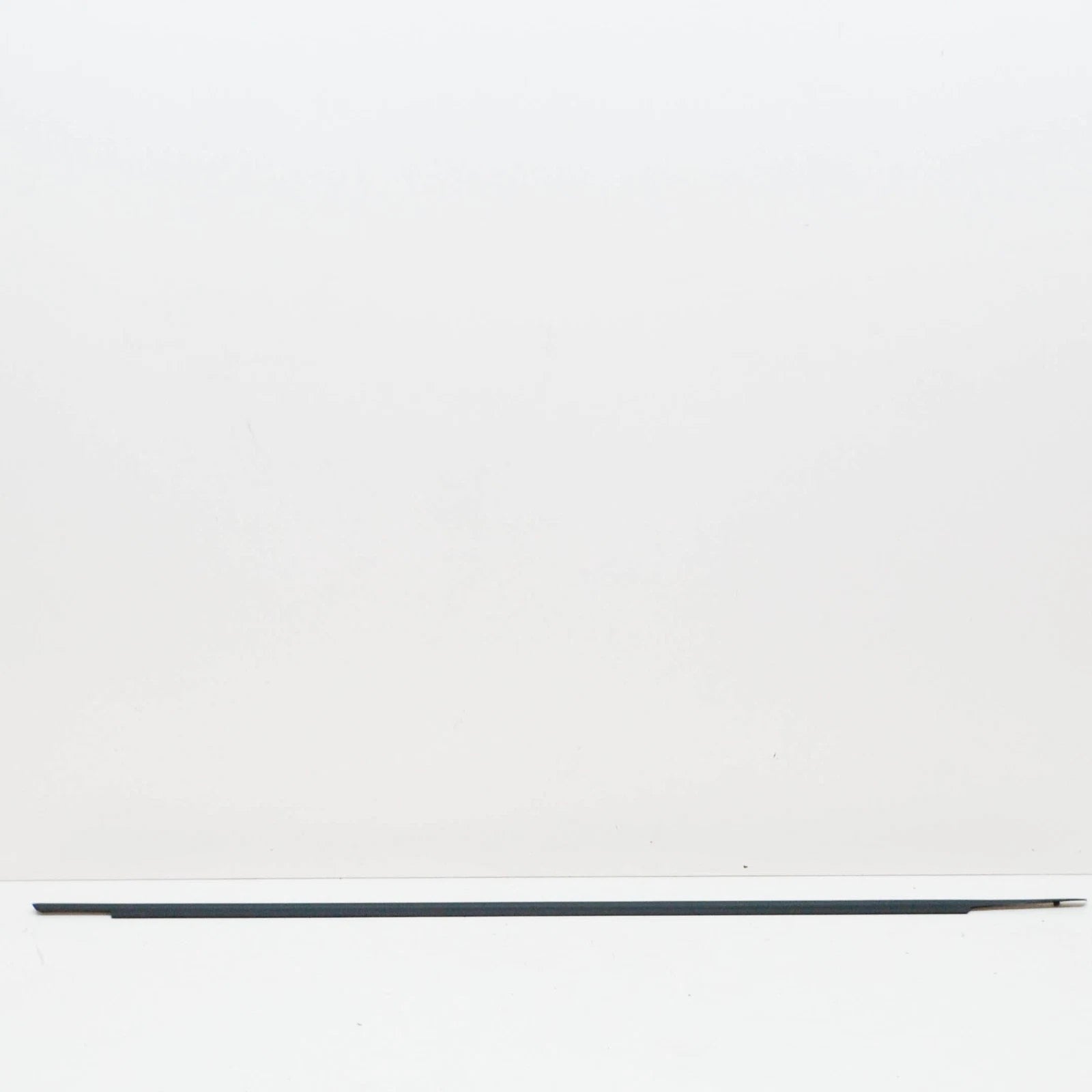 NEW MERCEDES-BENZ A W169 FRONT LEFT DOOR WINDOW SEALING RAIL A1697252765