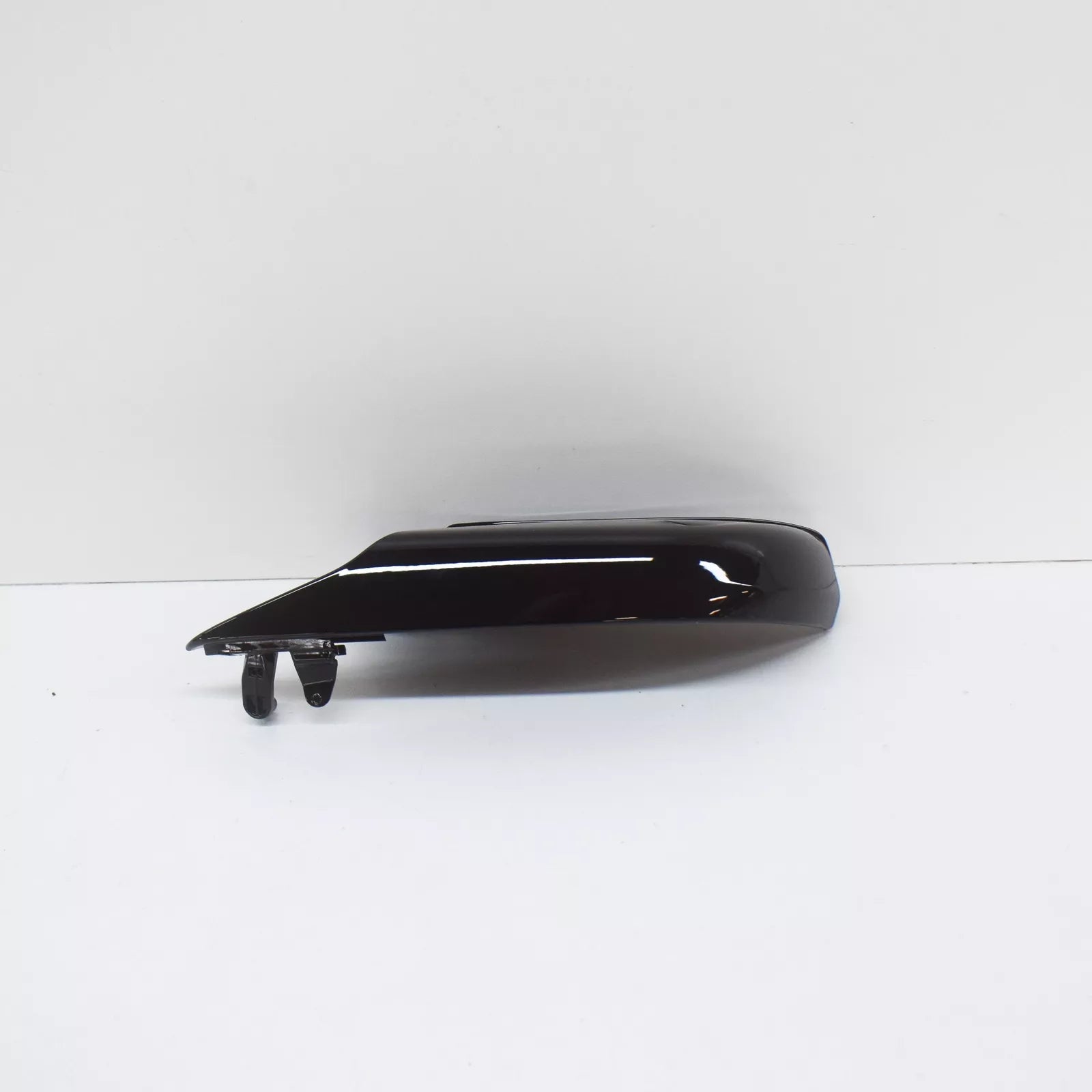 NEW BMW 5 GT F07 RIGHT WING MIRROR LOWER COVER 51167308656 67308656 2015