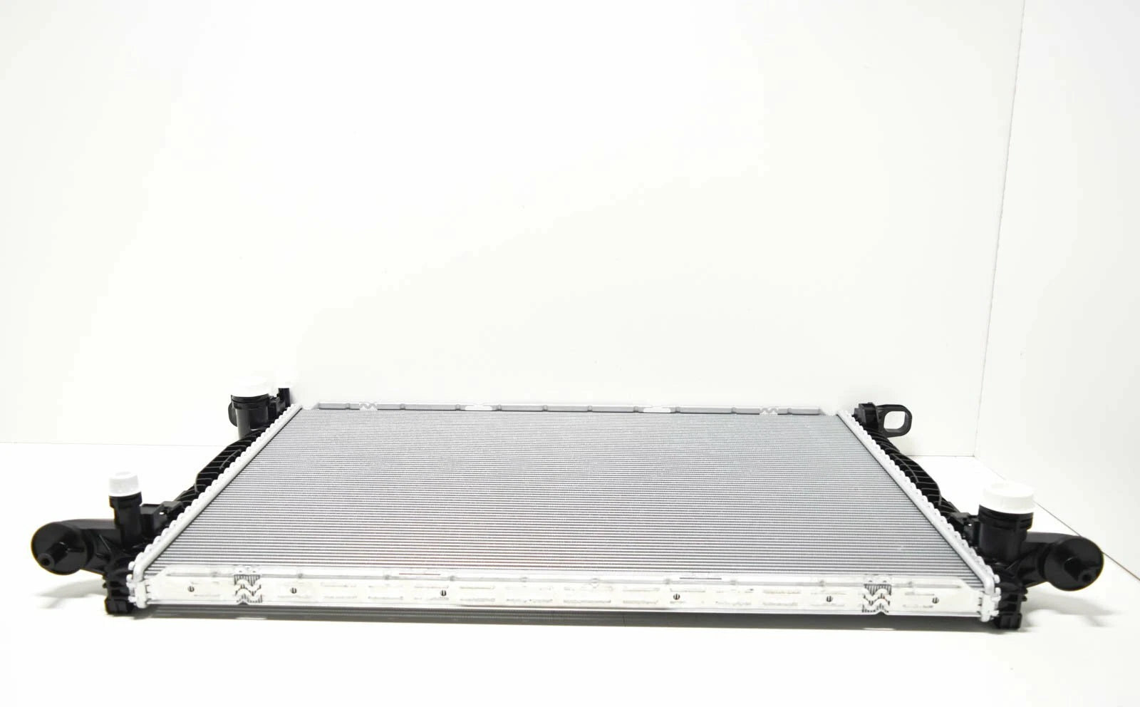 NEW AUDI Q7 4M COOLANT WATER RADIATOR 8W0121251AA