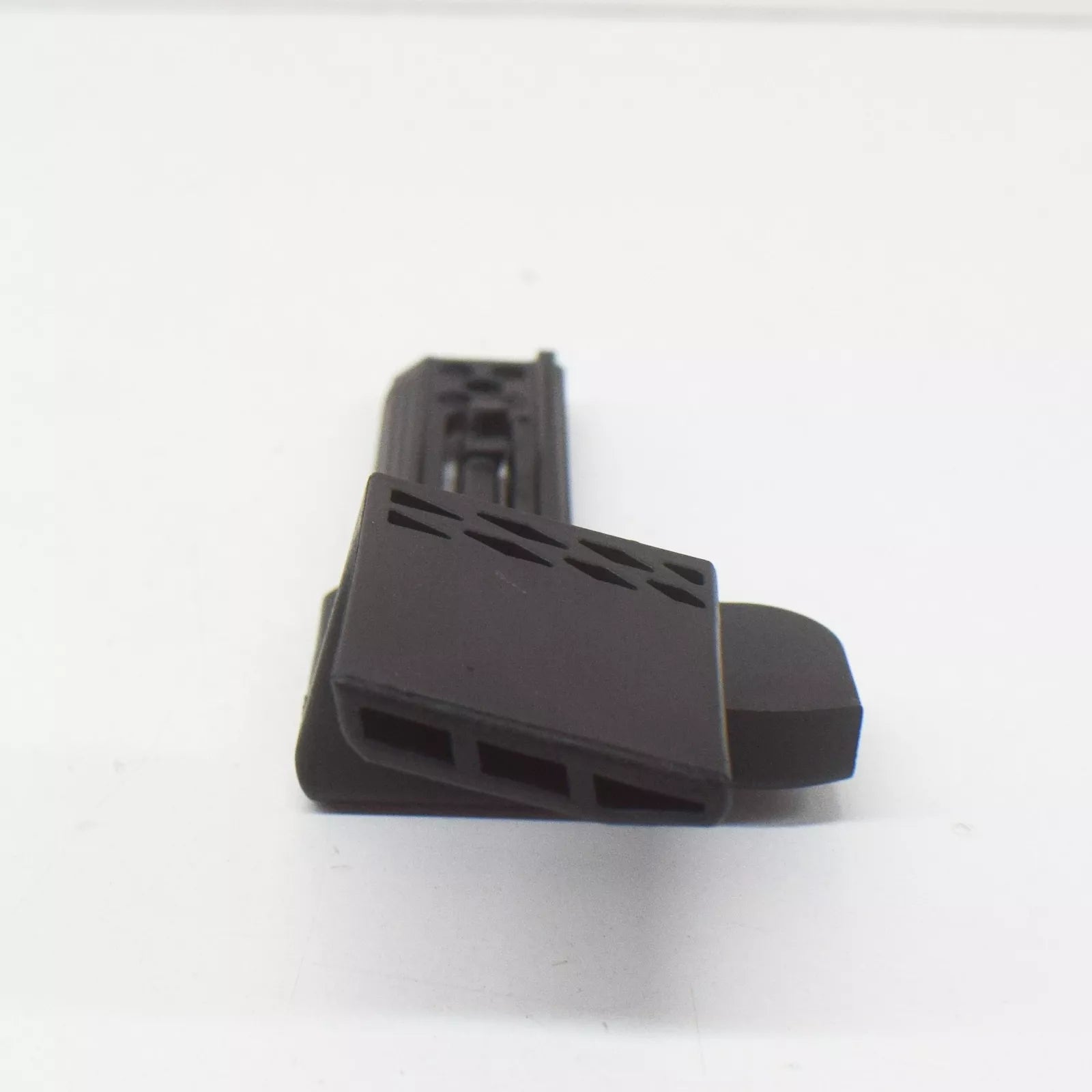 NEW VW PASSAT VARIANT B8 LUGGAGE COVER BLIND RIGHT HOOK 3G9867900