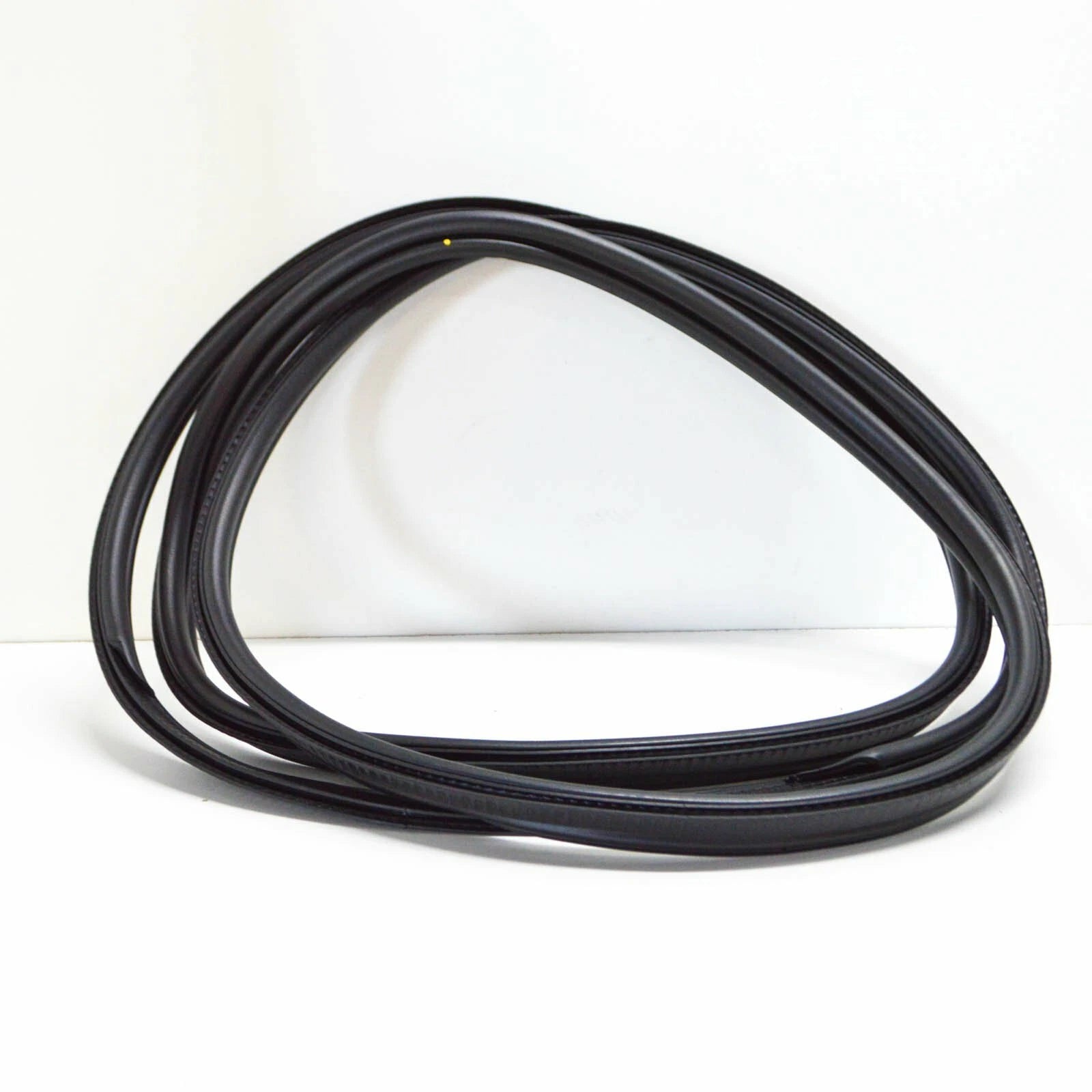 NEW MERCEDES-BENZ TAILGATE REAR DOOR SEAL A6397410580