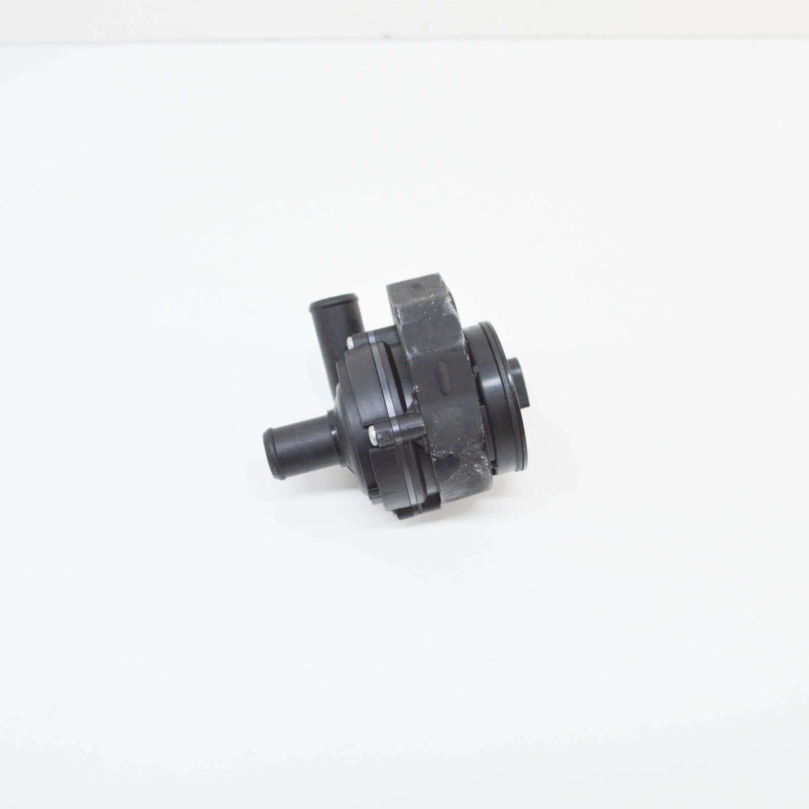 NEW MERCEDES-BENZ S W221 ENGINE AUXILIARY WATER PUMP A2215000286 ORIGINAL