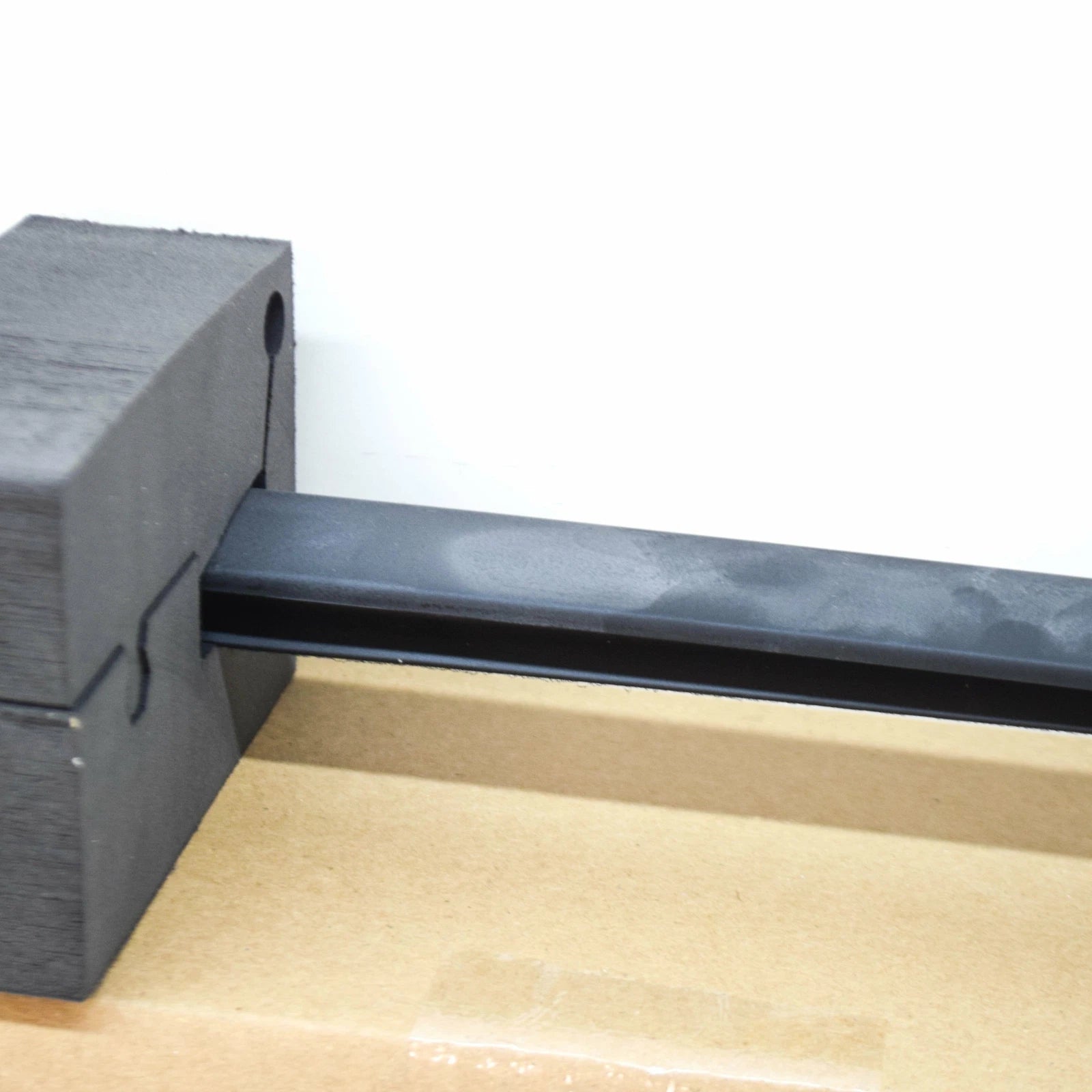 NEW BMW X4 G02 M FRONT RIGHT WINDSHIELD DRIP MOULDING 51137461746 ORIGINAL