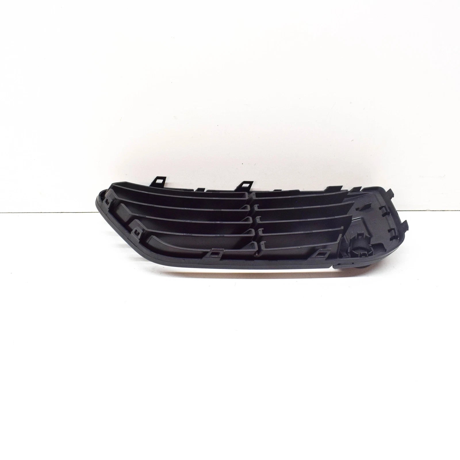 NEW BMW X1 F48 FRONT BUMPER RIGHT GRILLE 51117453980 7453980 2015 ORIGINAL