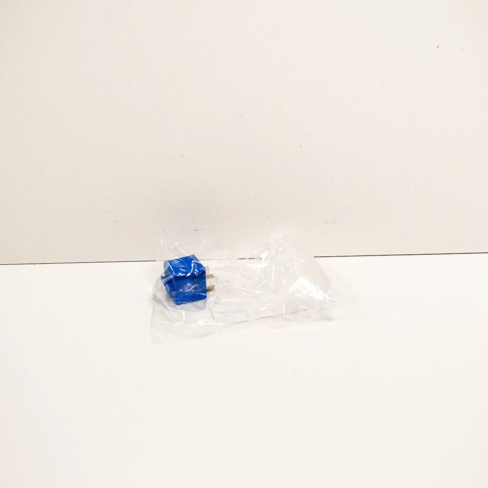 NEW BMW 5 E60 MAKE CONTACT BLUE SKY RELAY 6915327 61366915327 ORIGINAL