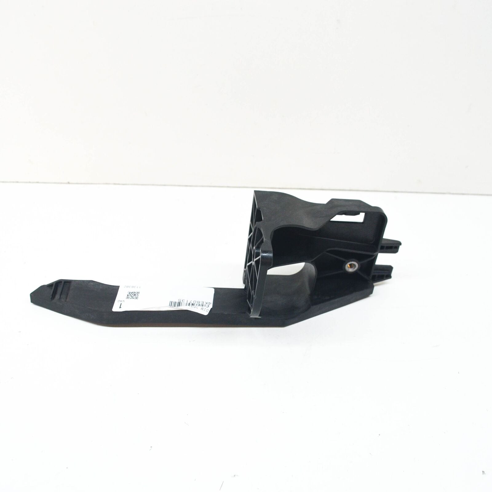 NEW AUDI E-TRON FRONT LEFT RADIATOR LOWER BRACKET 4KE807135 ORIGINAL