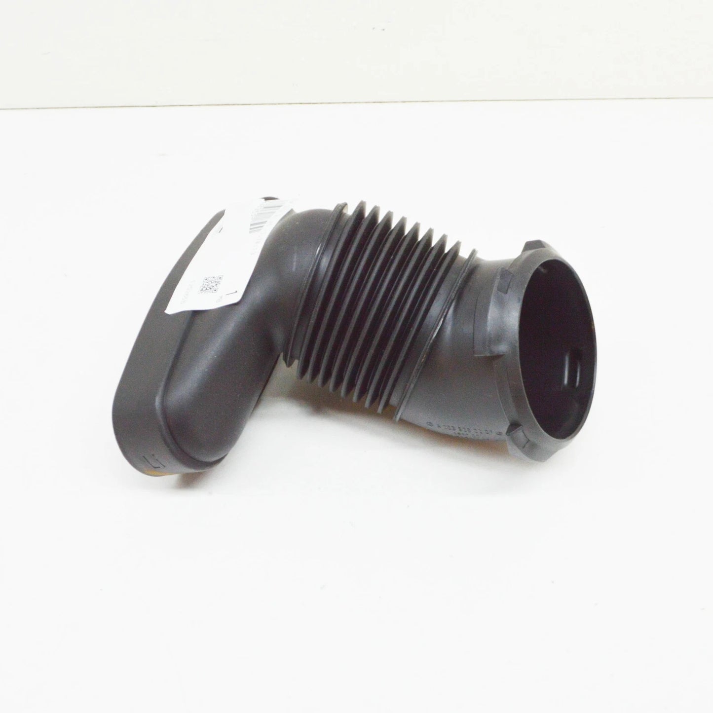 NEW MERCEDES-BENZ C W203 AIR INTAKE PIPE ELBOW A2035280207
