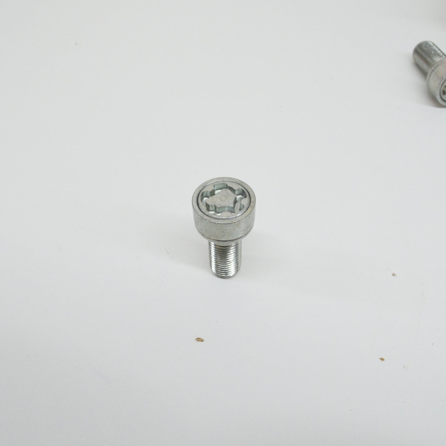 NEW VW T-ROC ANTI-THEFT WHEEL BOLT WITH ADAPTER WHT001814 ORIGINAL