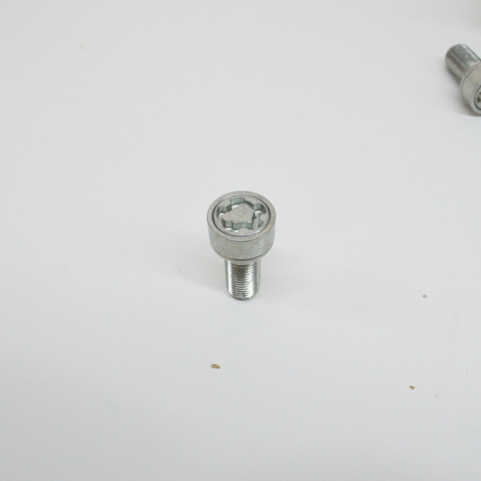 NEW VW T-ROC ANTI-THEFT WHEEL BOLT WITH ADAPTER WHT001814 ORIGINAL