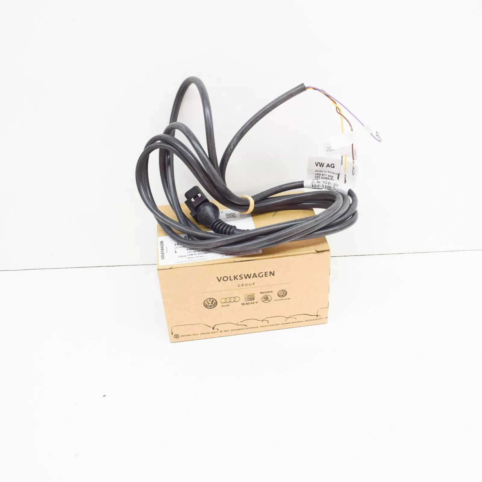 NEW VW PASSAT B6 3C ADAPTER CABLE LOOM 1KD971658