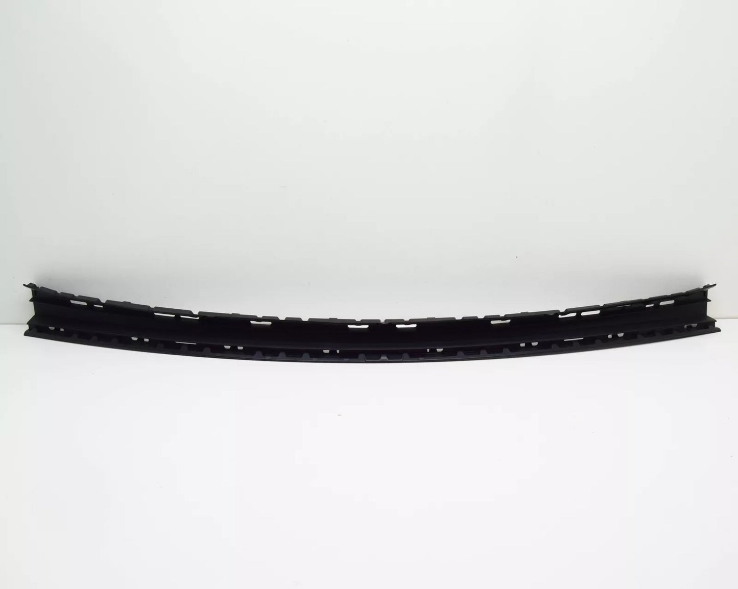 NEW MB CLS C257 FRONT BUMPER LOWER CENTER TRIM MOLDING A2578857704 ORIGINAL