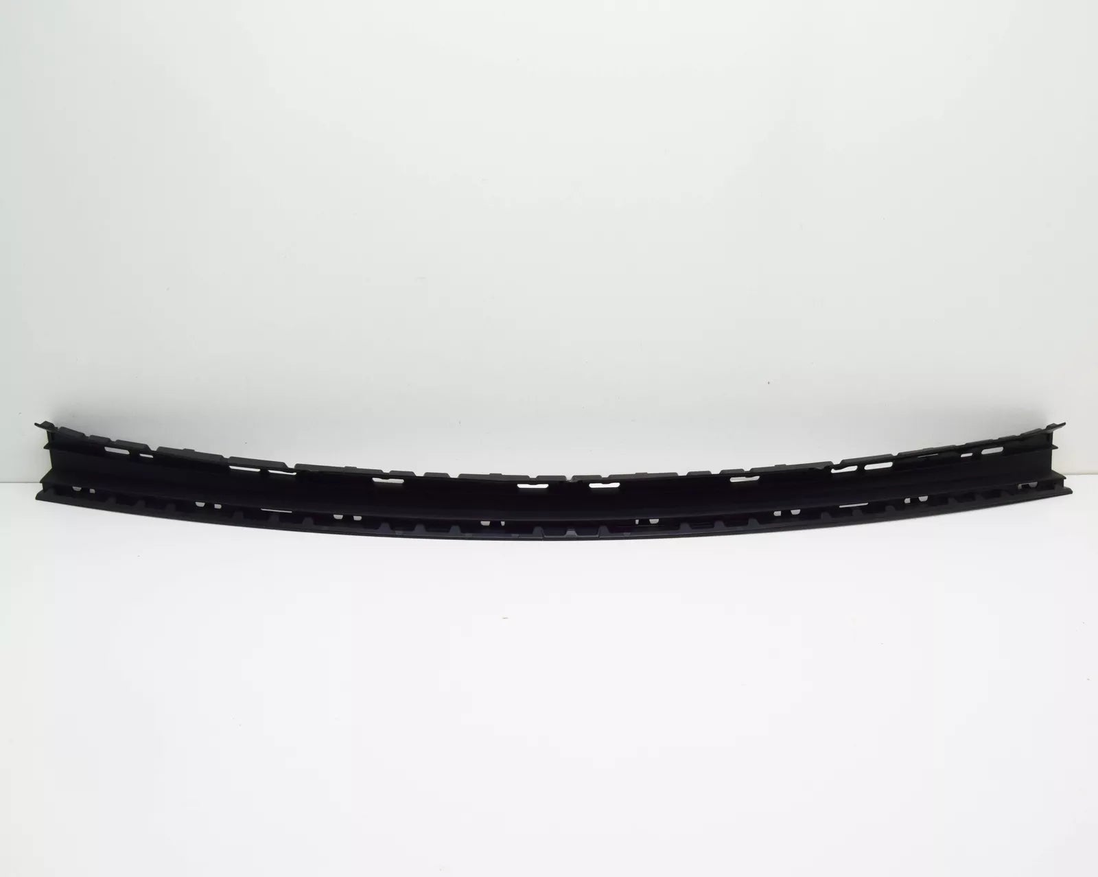NEW MB CLS C257 FRONT BUMPER LOWER CENTER TRIM MOLDING A2578857704 ORIGINAL