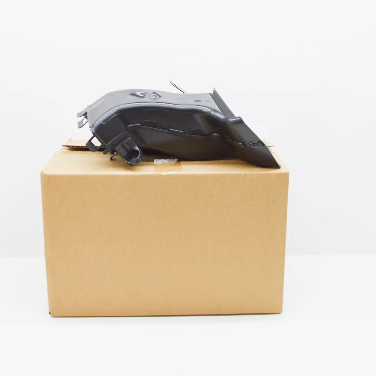 NEW BMW X6G 06 FRONT RIGHT AIR DUCT INTAKE PIPE 51748070234 8070234 2021