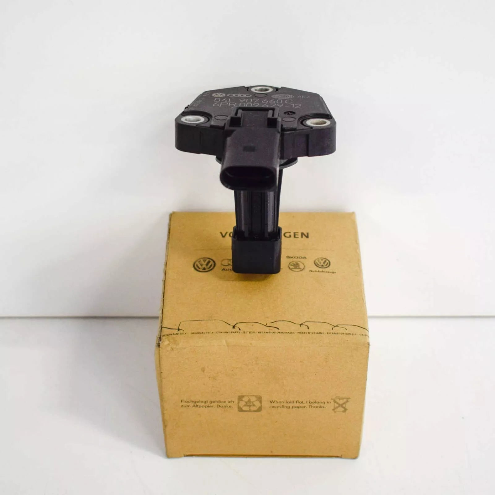 NEW AUDI Q3 8U OIL LEVEL SENSOR 04L907660C 2017 ORIGINAL