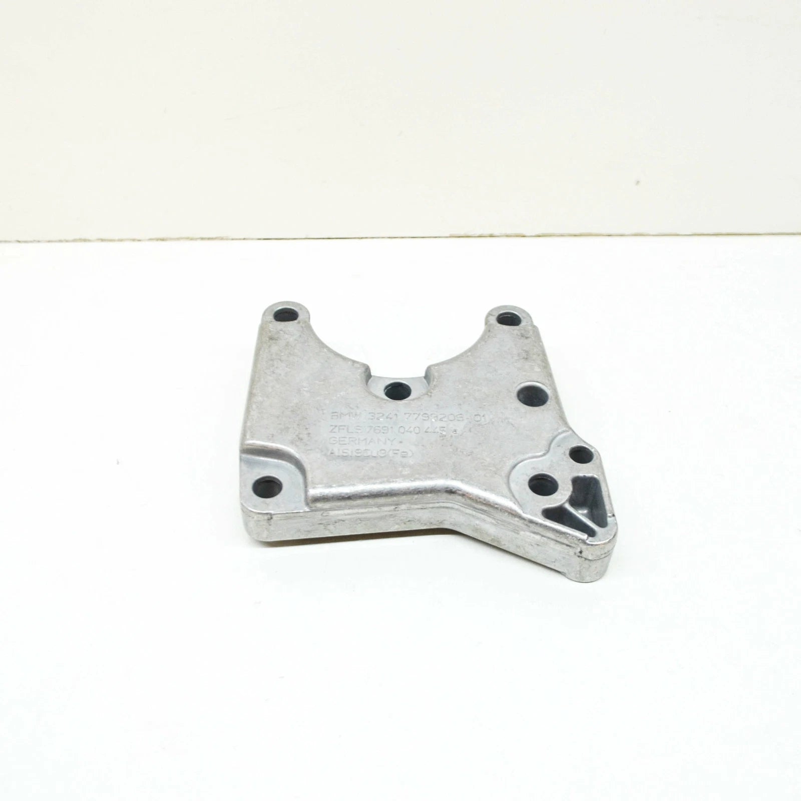 NEW BMW 3 COUPE E92 STEERING PUMP BRACKET HOLDER 32417799209 ORIGINAL
