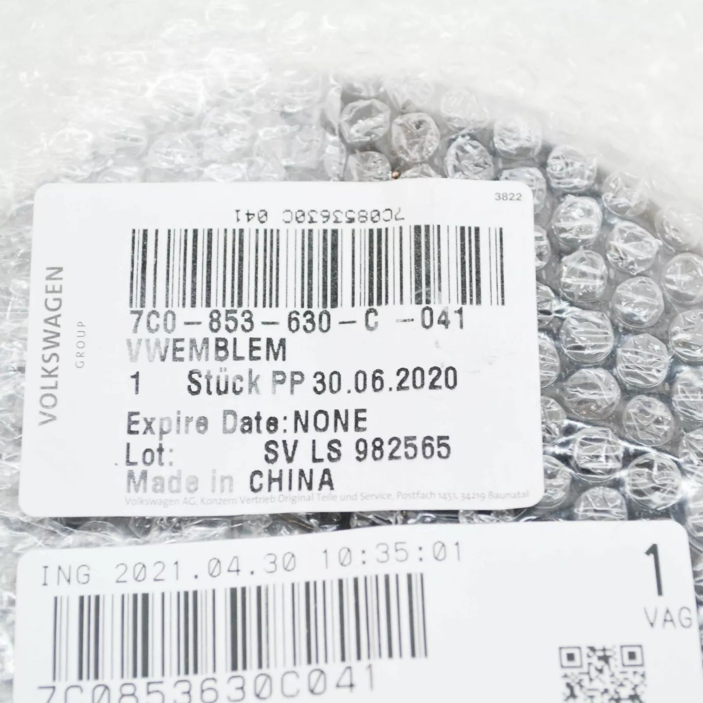 NEW VW CRAFTER MK2 SZ REAR VW LOWER EMBLEM BADGE MOUNTING 7C0853630C041