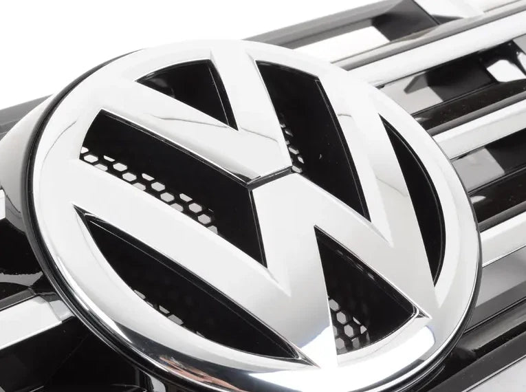 NEW VOLKSWAGEN PASSAT B7 FRONT RADIATOR GRILLE 561853651BOQE ORIGINAL