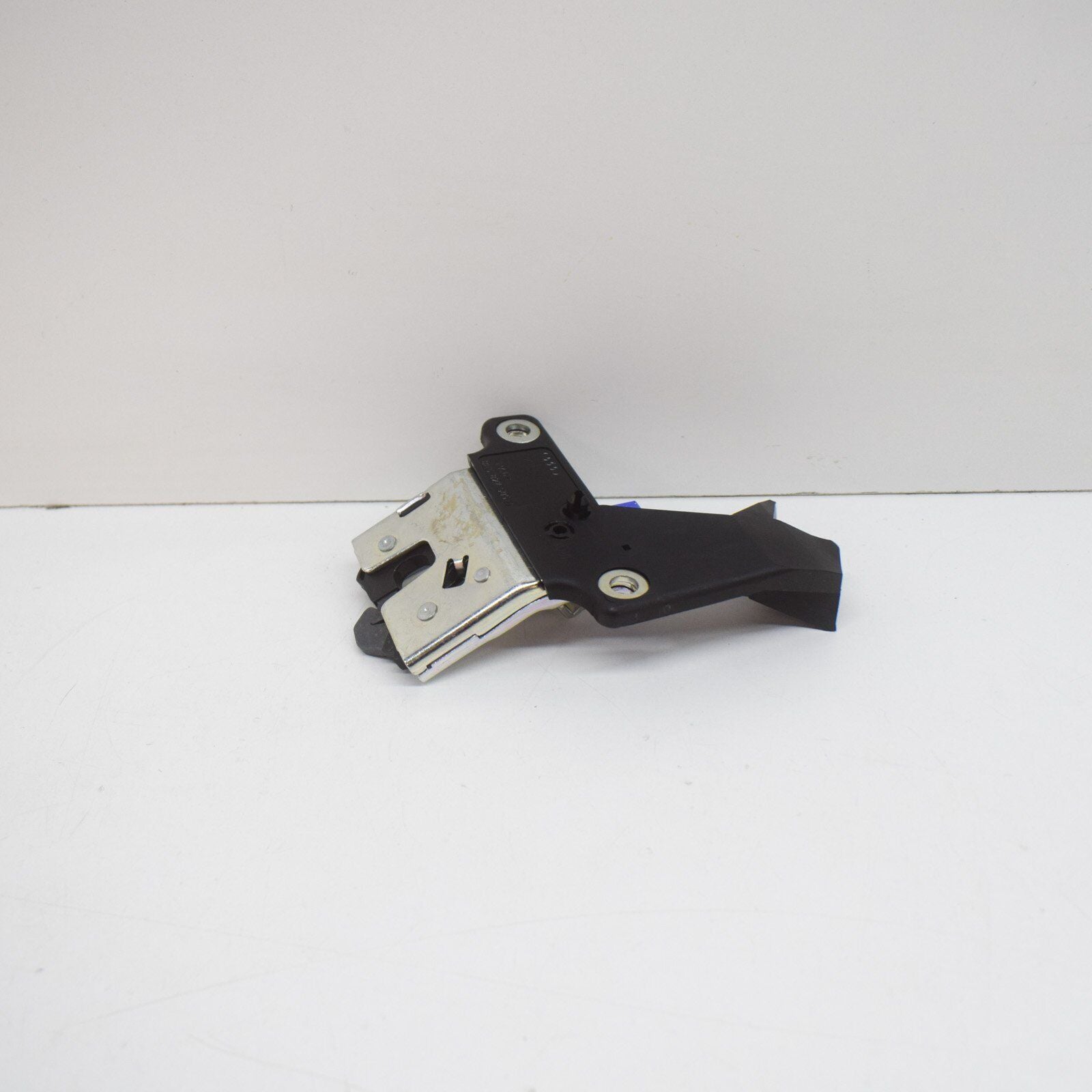NEW AUDI A4 B6 TRUNK BOOT LID LOCK 8E5827505B ORIGINAL