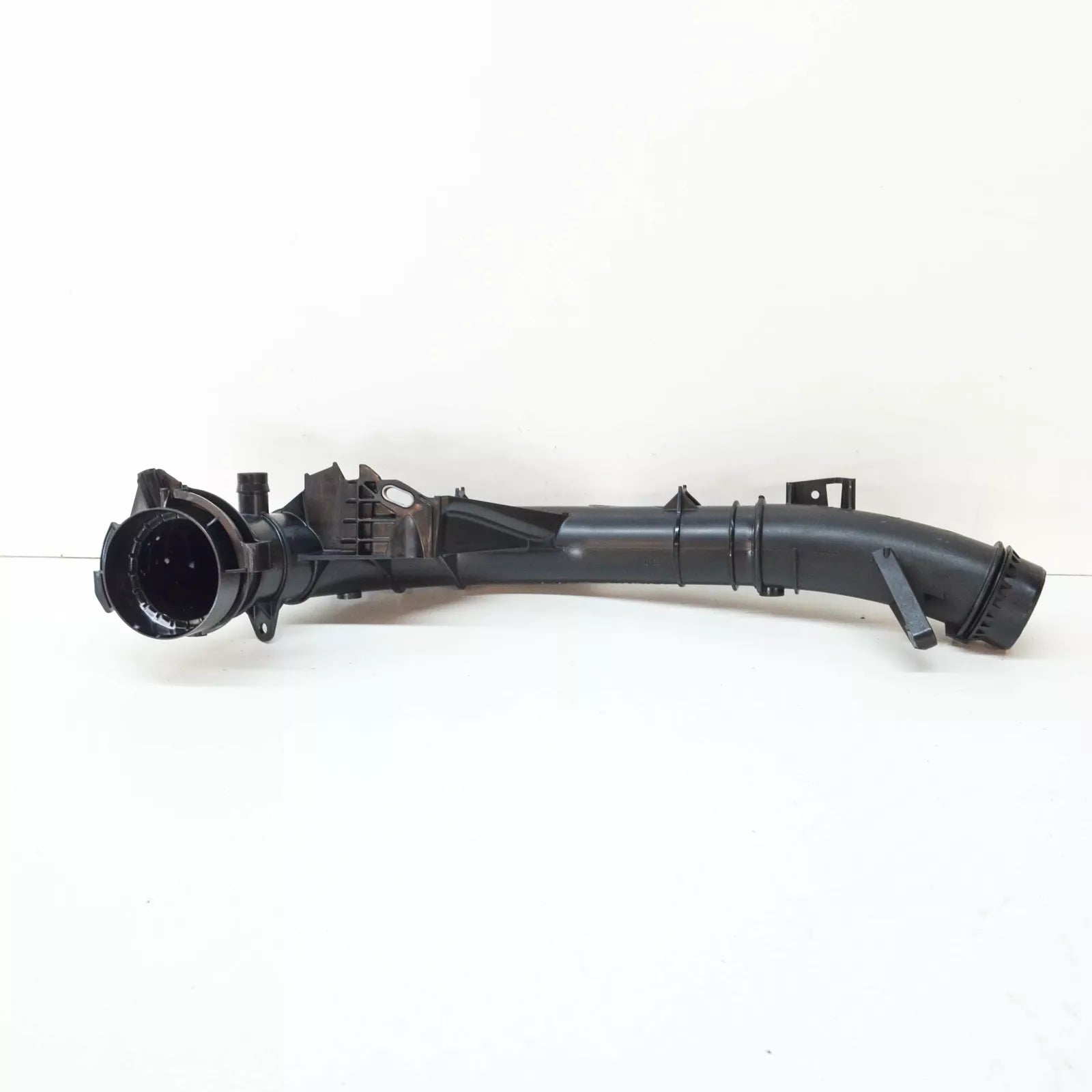 NEW MERCEDES-BENZ GLB X247 INTERCOOLER TURBOCHARGER HOSE A2600900700 ORIGINAL