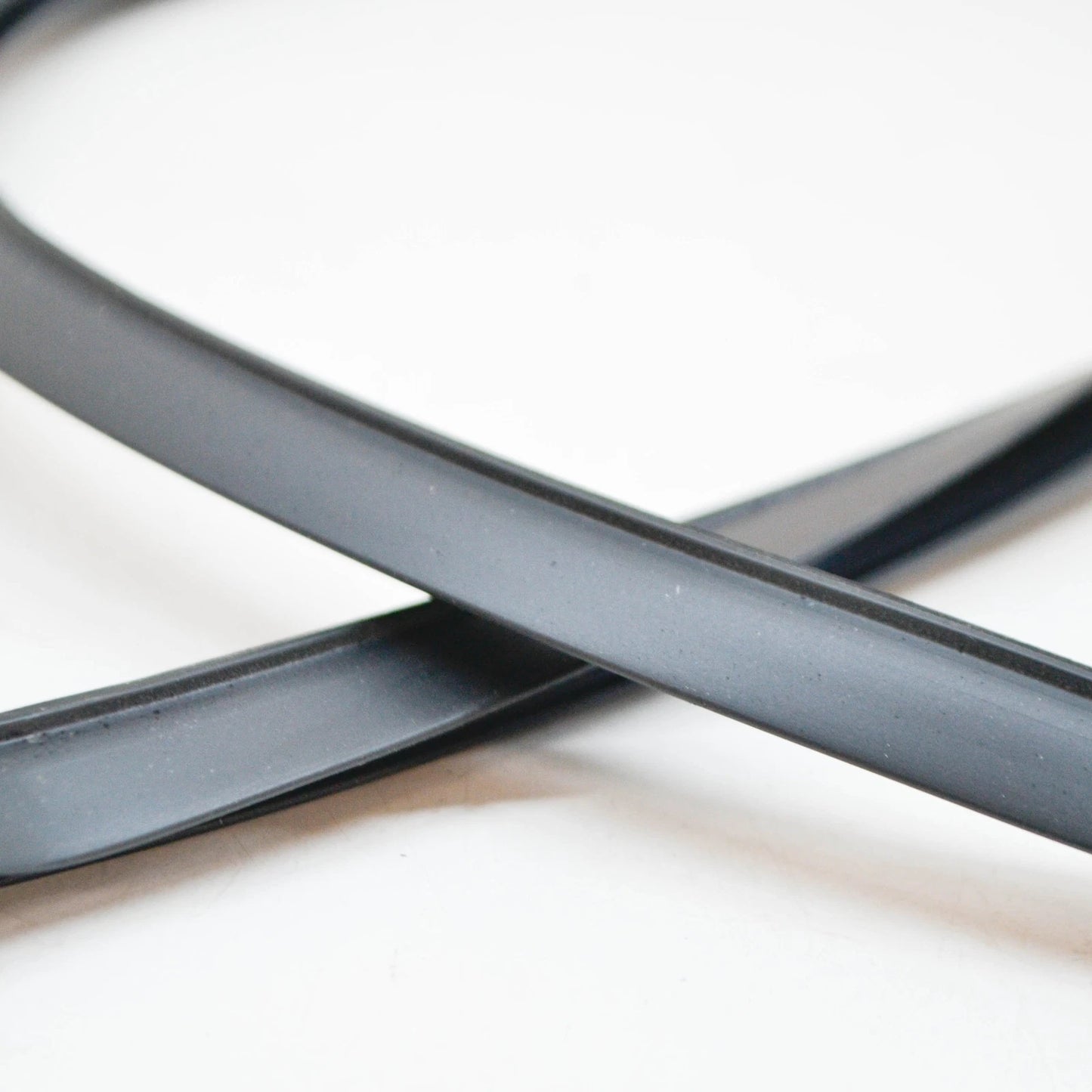 NEW MERCEDES-BENZ SPRINTER 906 FRONT WINDSHIELD SEAL A9066710020