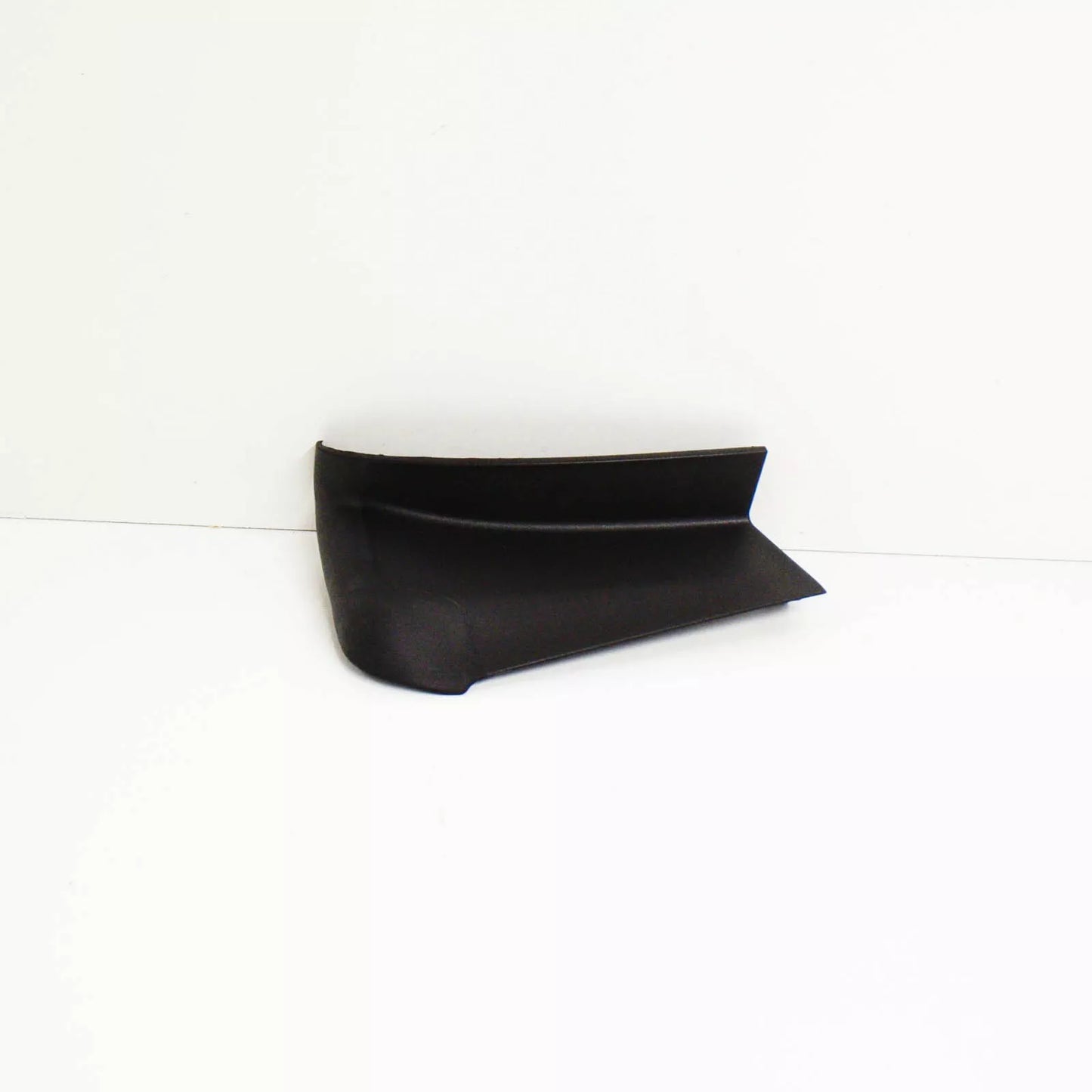 NEW AUDI A3 8V REAR LEFT OUTER TAIL LIGHT TRIM 8V5945253A ORIGINAL