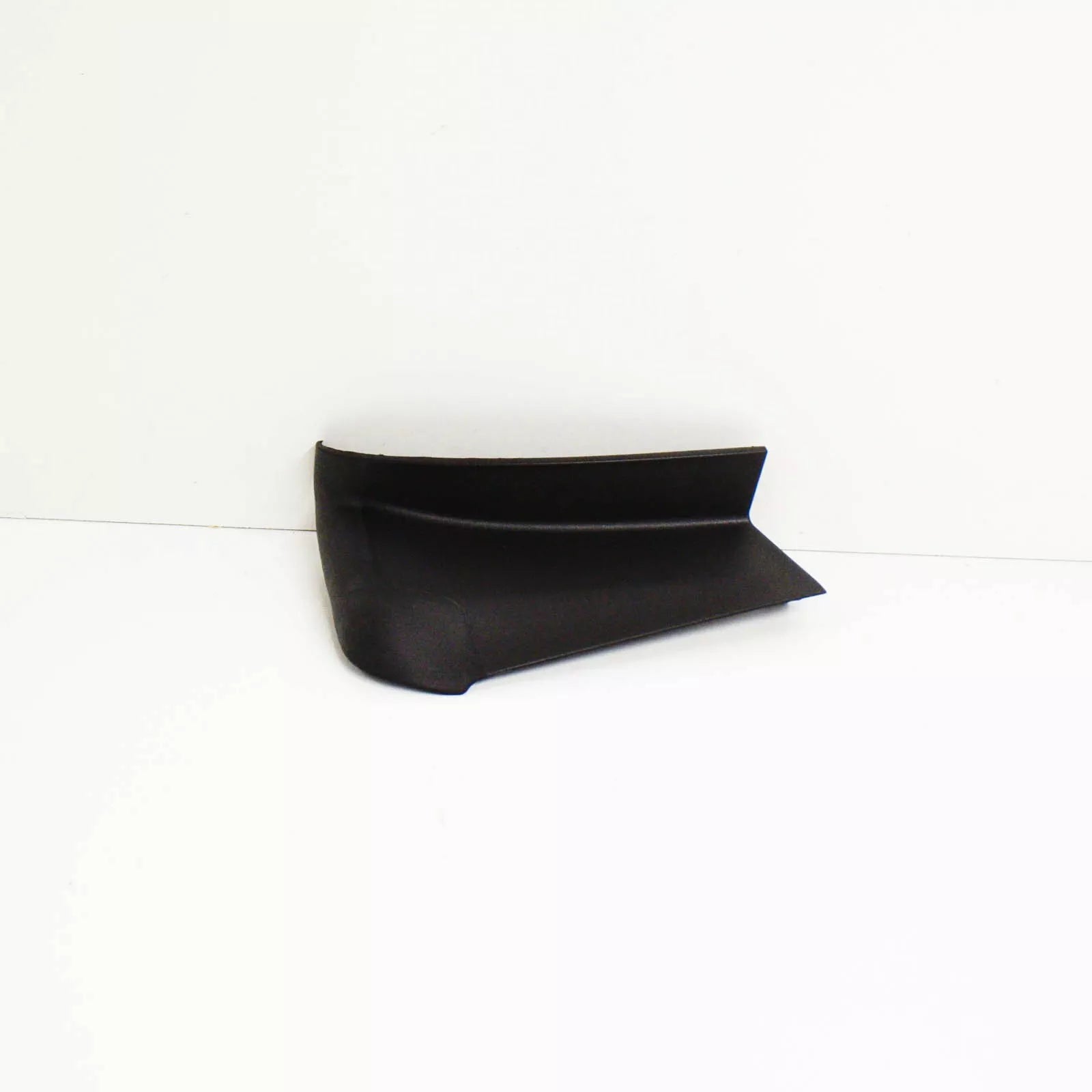 NEW AUDI A3 8V REAR LEFT OUTER TAIL LIGHT TRIM 8V5945253A ORIGINAL