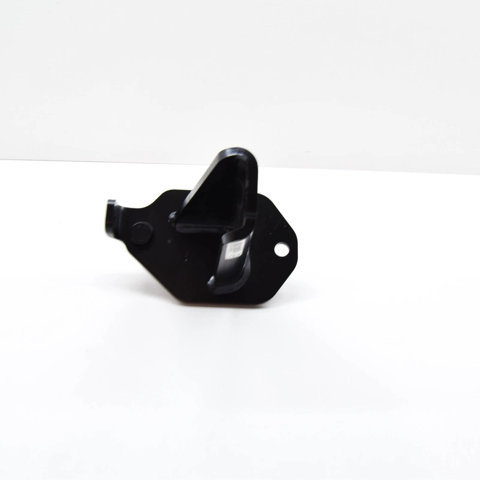 NEW MERCEDES-BENZ GLC C253 TRAILER HITCH RIGHT REINFORCEMENT A2536102801