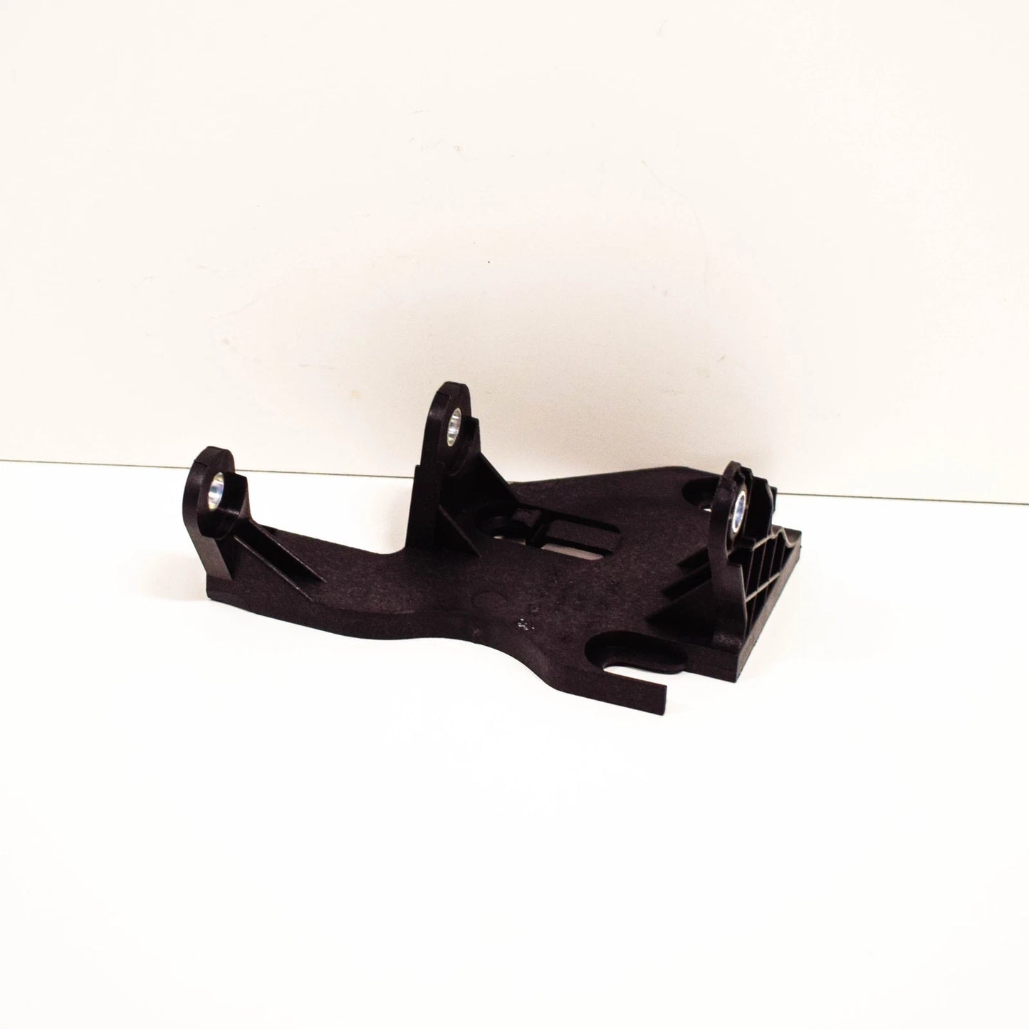 NEW AUDI A3 8P FRONT RIGHT RETAINING PLATE 1K0201827A ORIGINAL